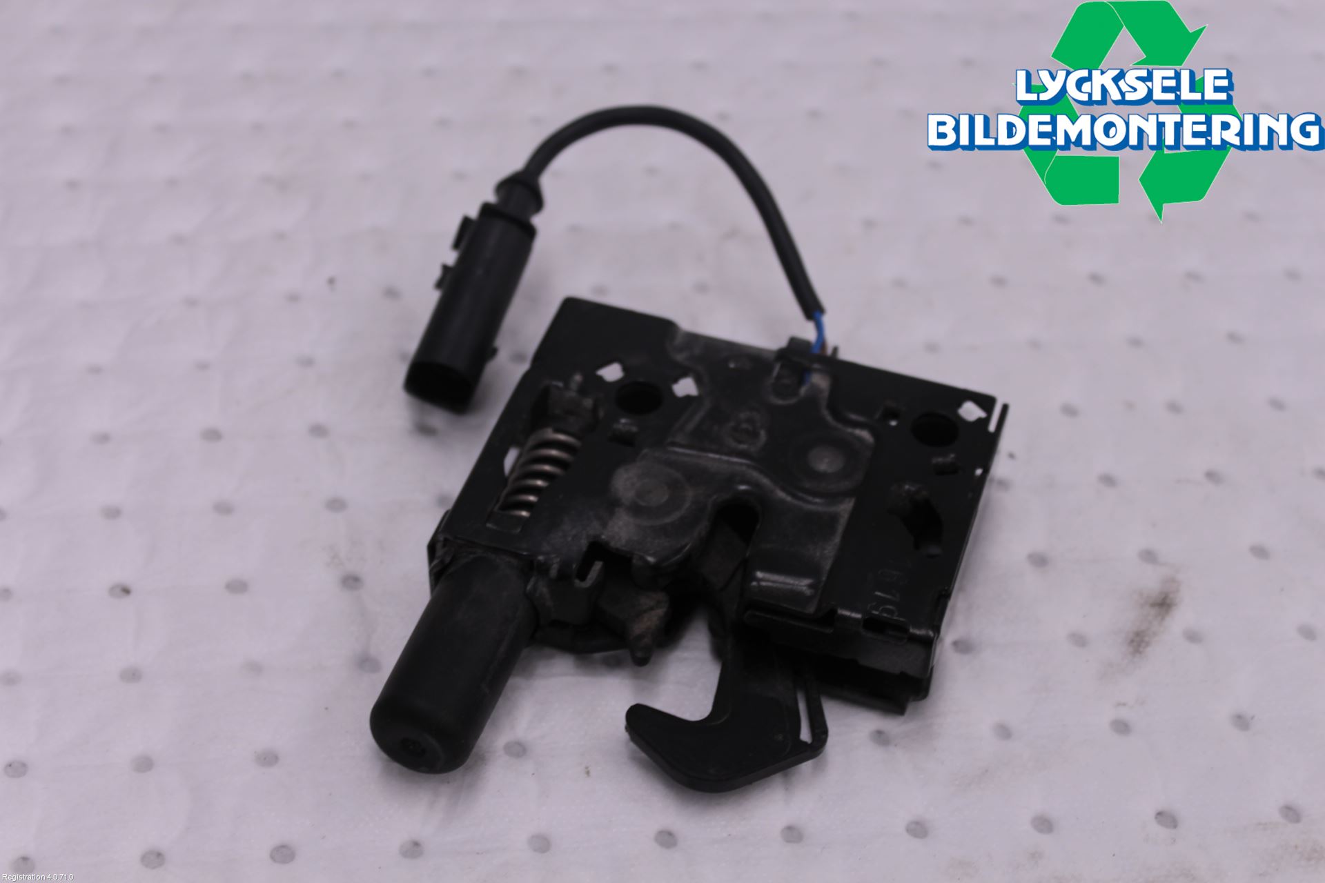 Audi A4/S4 B9 20- Huvlås