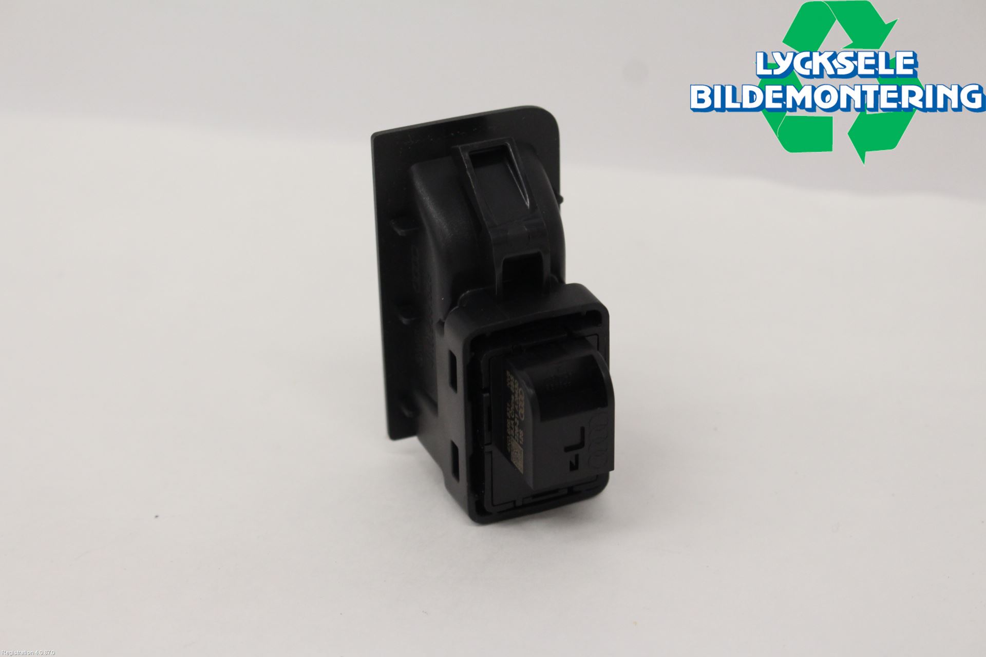 Audi A6 F2/C8 19- Strömställare Baklucka