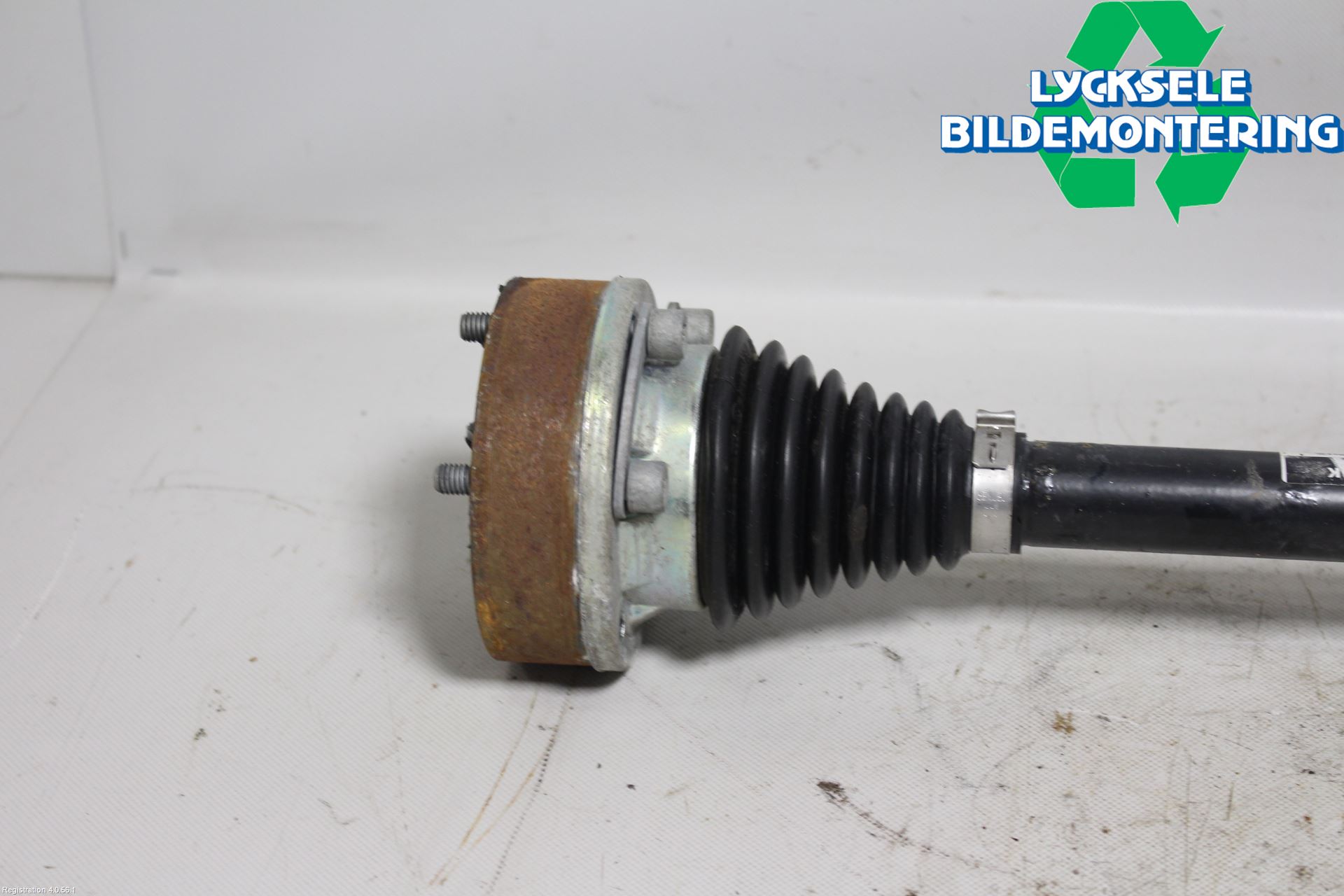 Volkswagen VW POLO 10-17 Drivaxel Fram Vänster