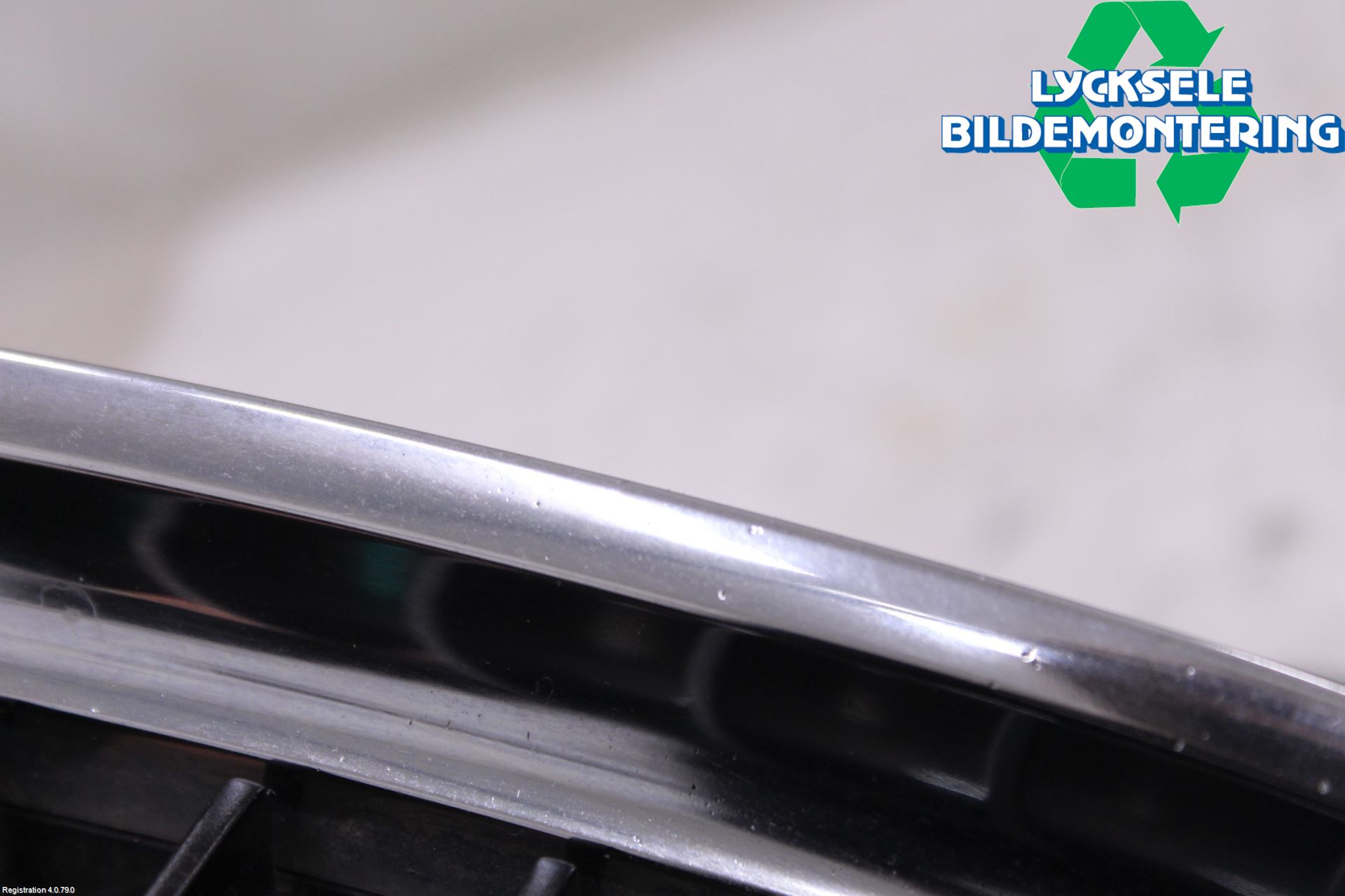 BMW 3 E90/91 SED/TOU 05-12 Grilldel Vänster