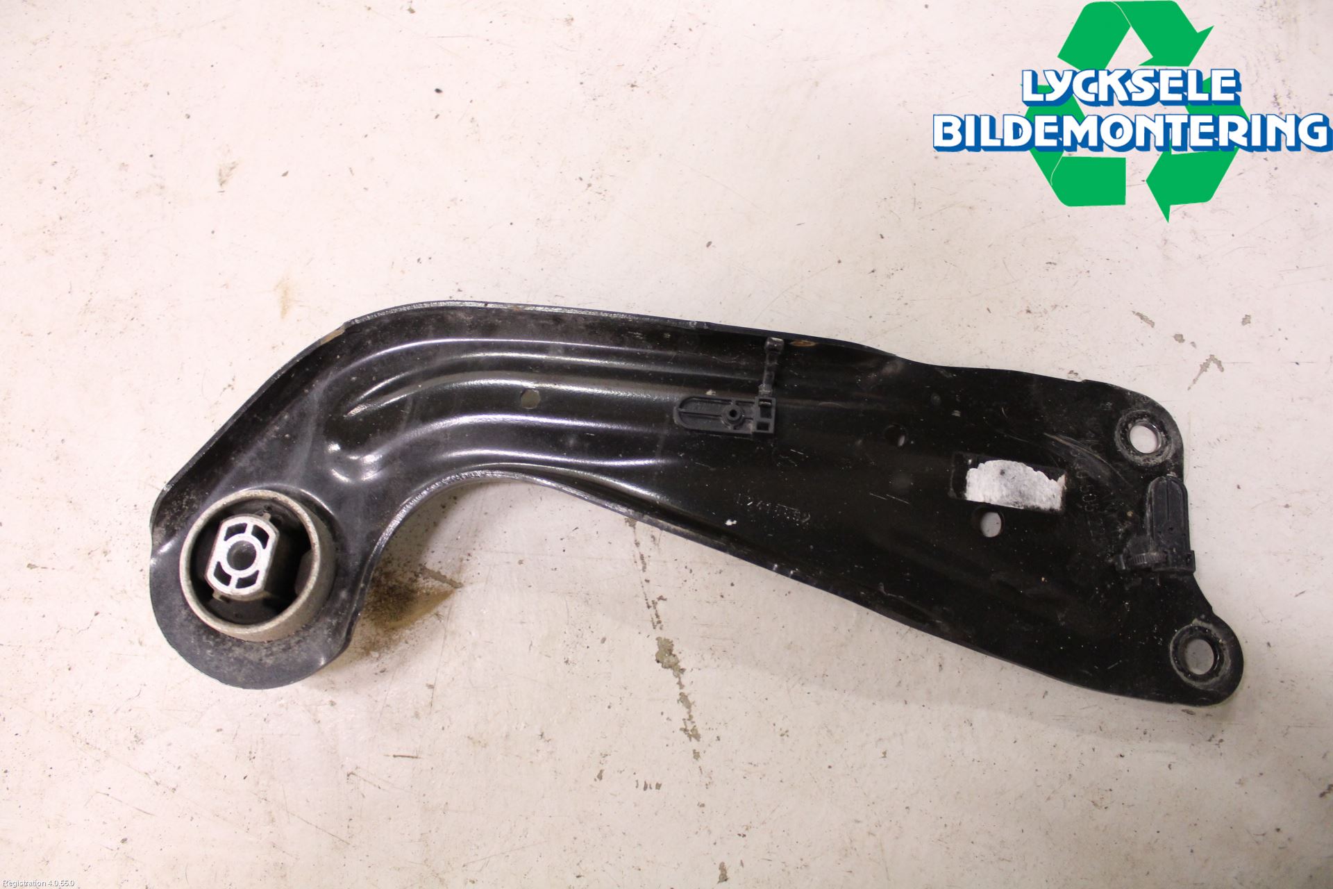Volkswagen VW PASSAT 15-19 Bärarm Bak Vänster