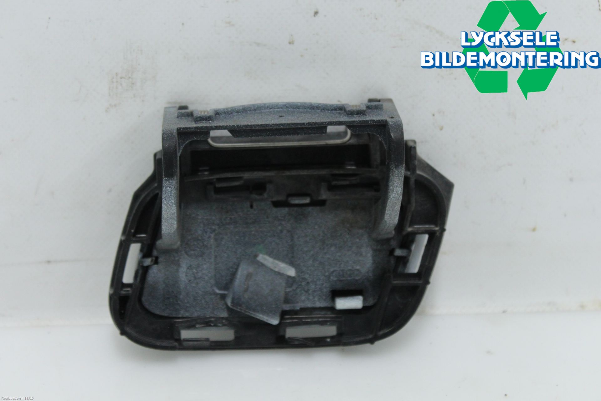 Audi A4 12-15 Spolarmunstycke Strålkastare