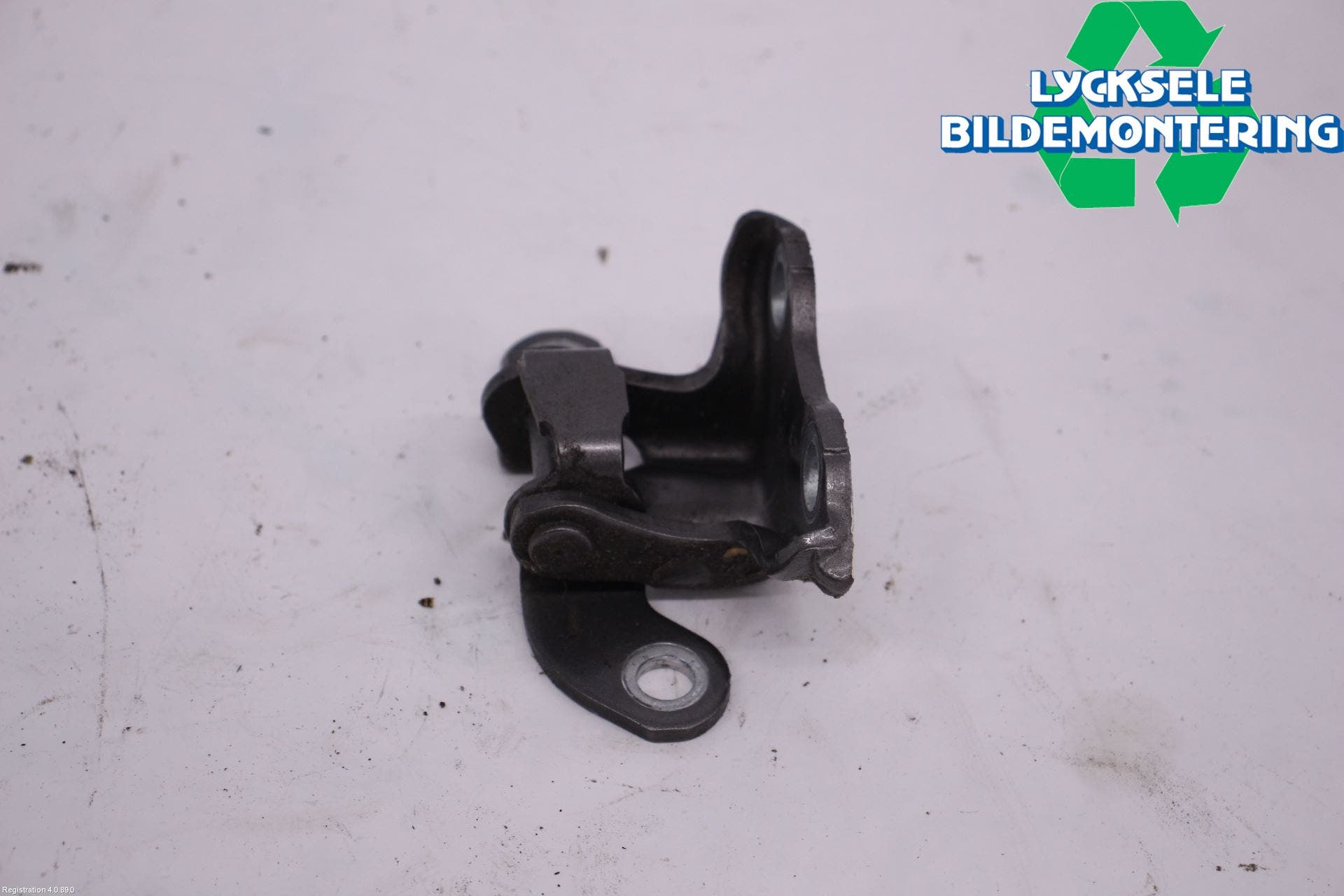 Toyota AVENSIS 16-18 Dörrgångjärn