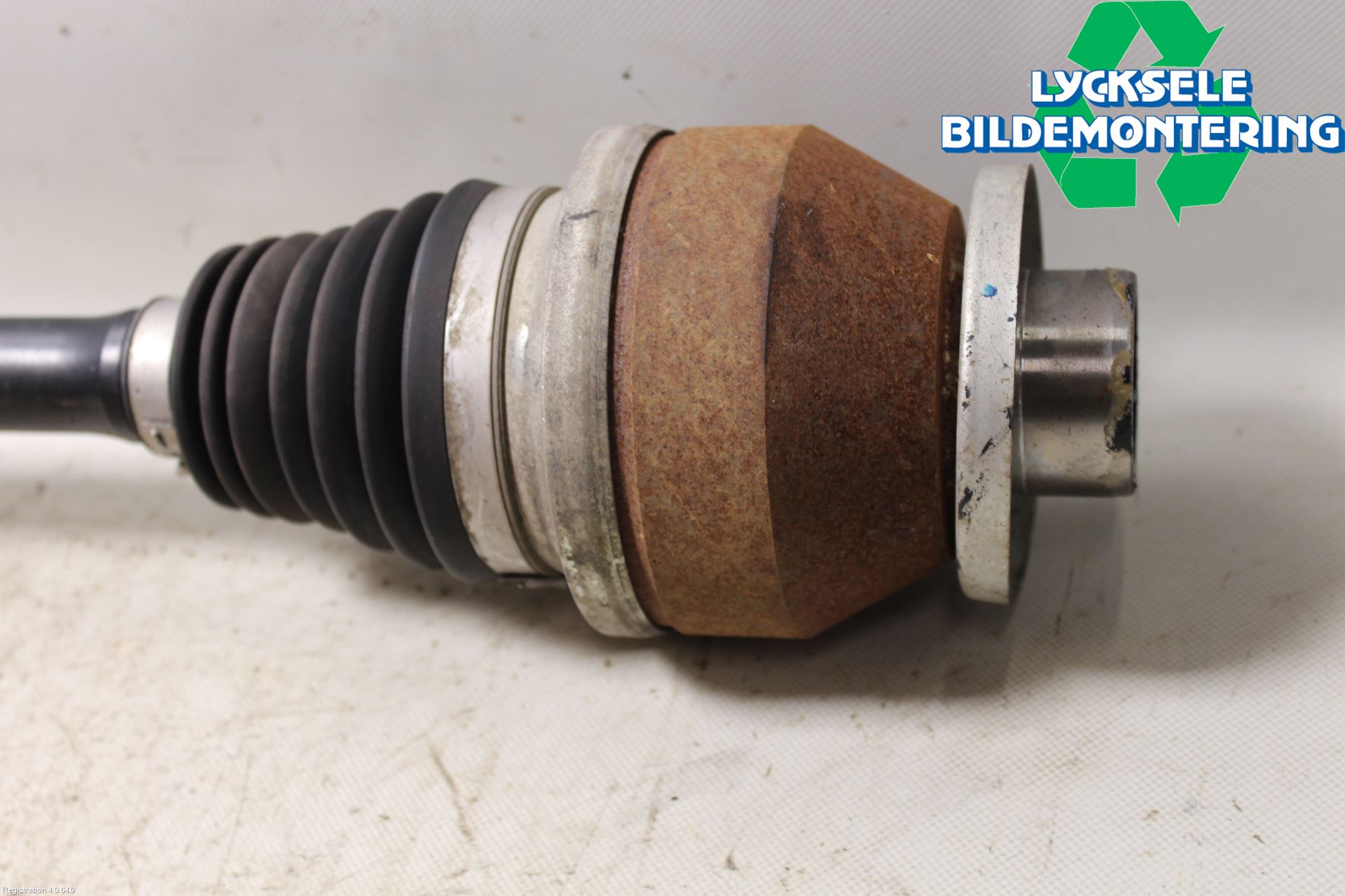 Volkswagen VW TRANSP/CARAVELLE (T6) 16-22 Drivaxel Fram Vänster