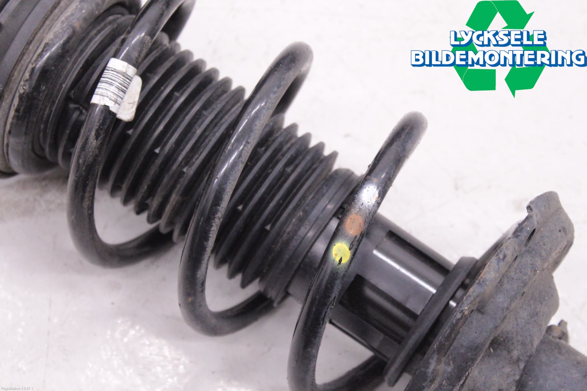 Seat ATECA 16->> Fjäderben Fram Vänster