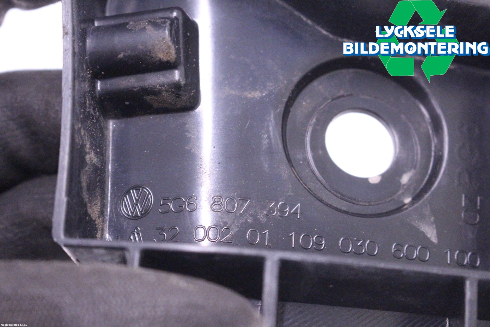 Volkswagen VW GOLF / E-GOLF VII 13-20 Stötfångarfäste Bak Hö