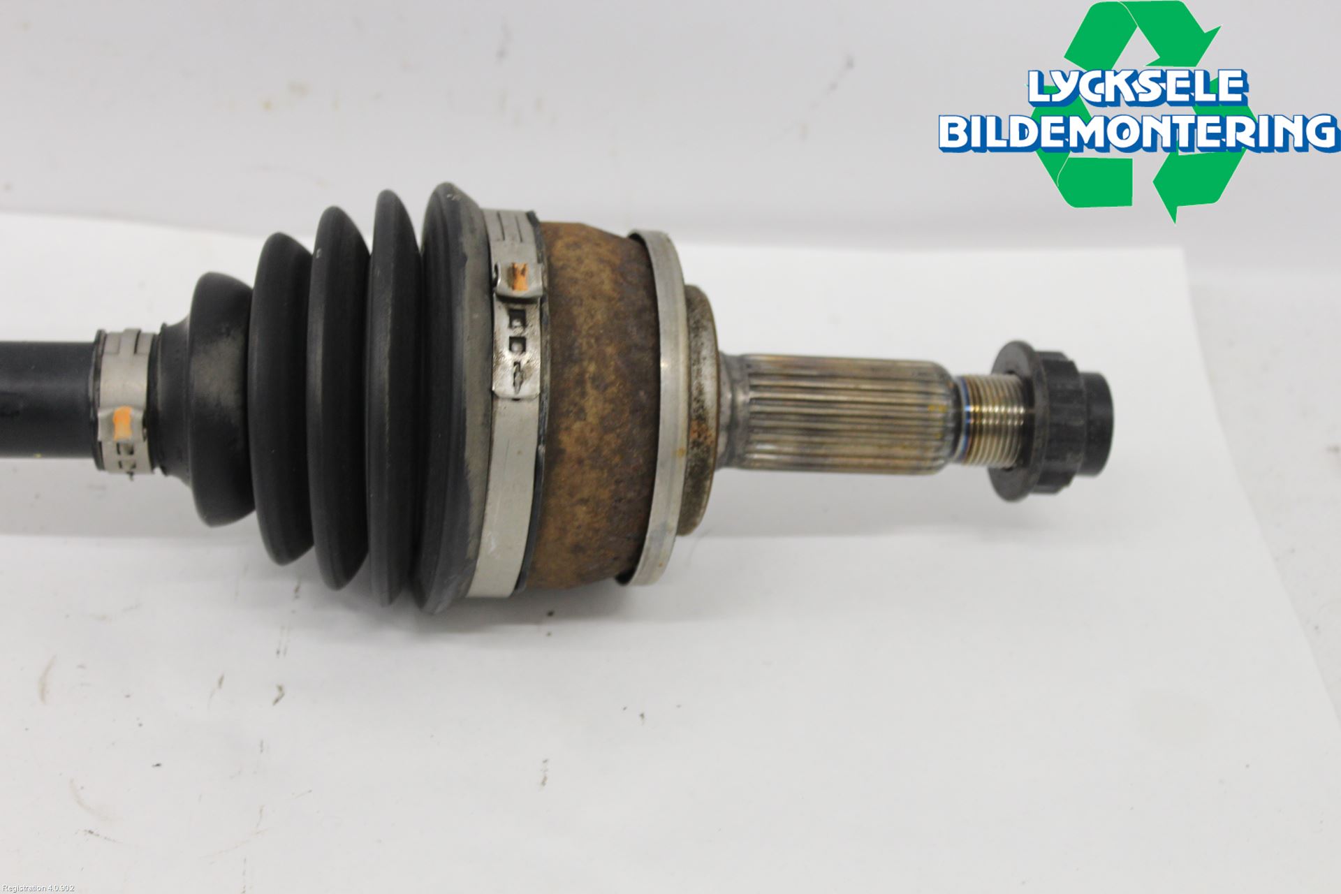 Toyota YARIS CROSS XP21 21- Drivaxel Fram Höger