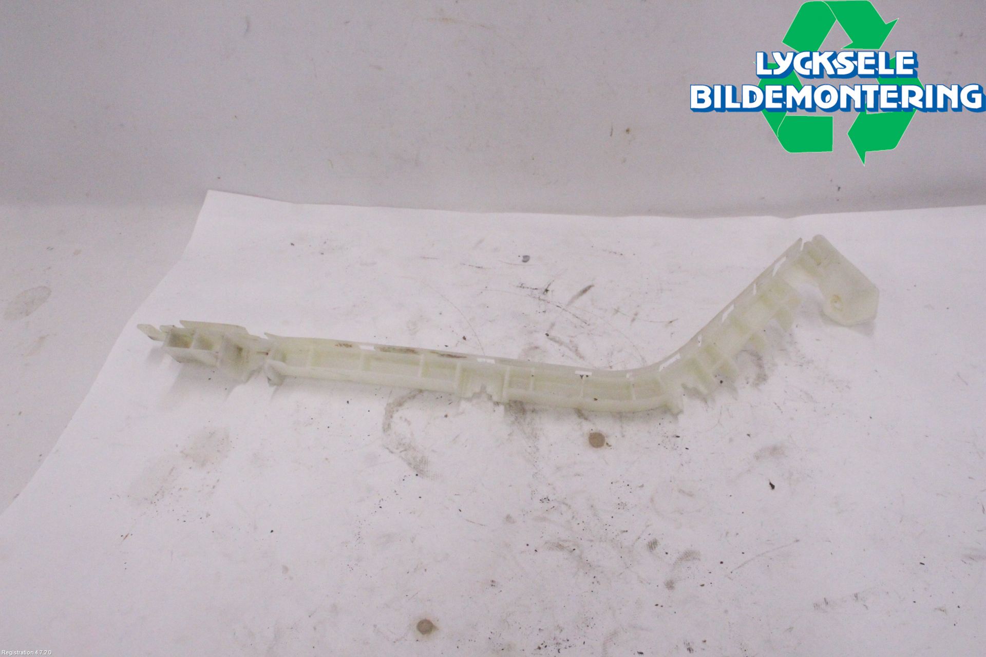 Chevrolet CAPTIVA Stötfångarfäste Bak Vä