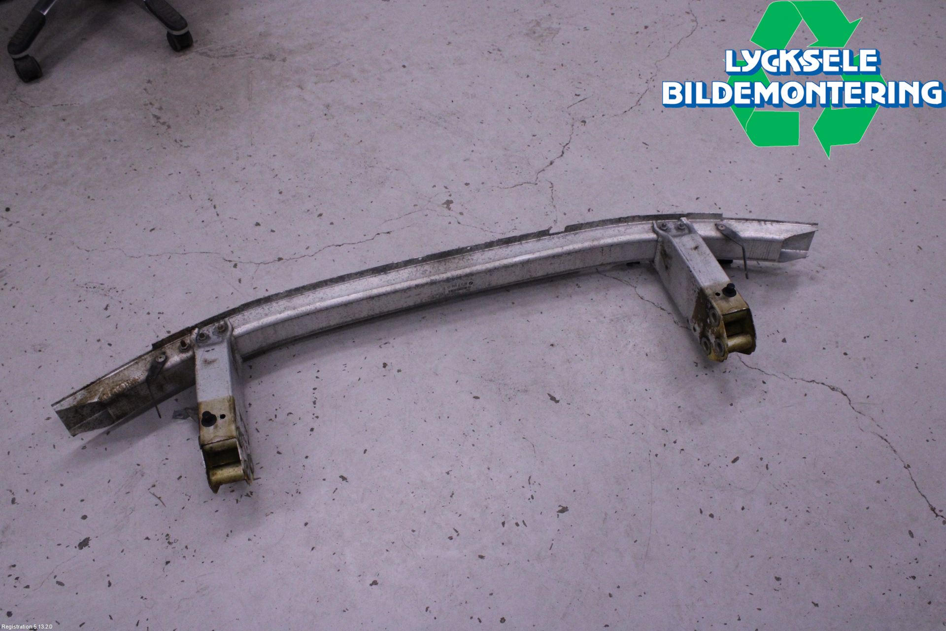 BMW 5 F10/F11/F18 09-17 Stötfångarbalk Fram