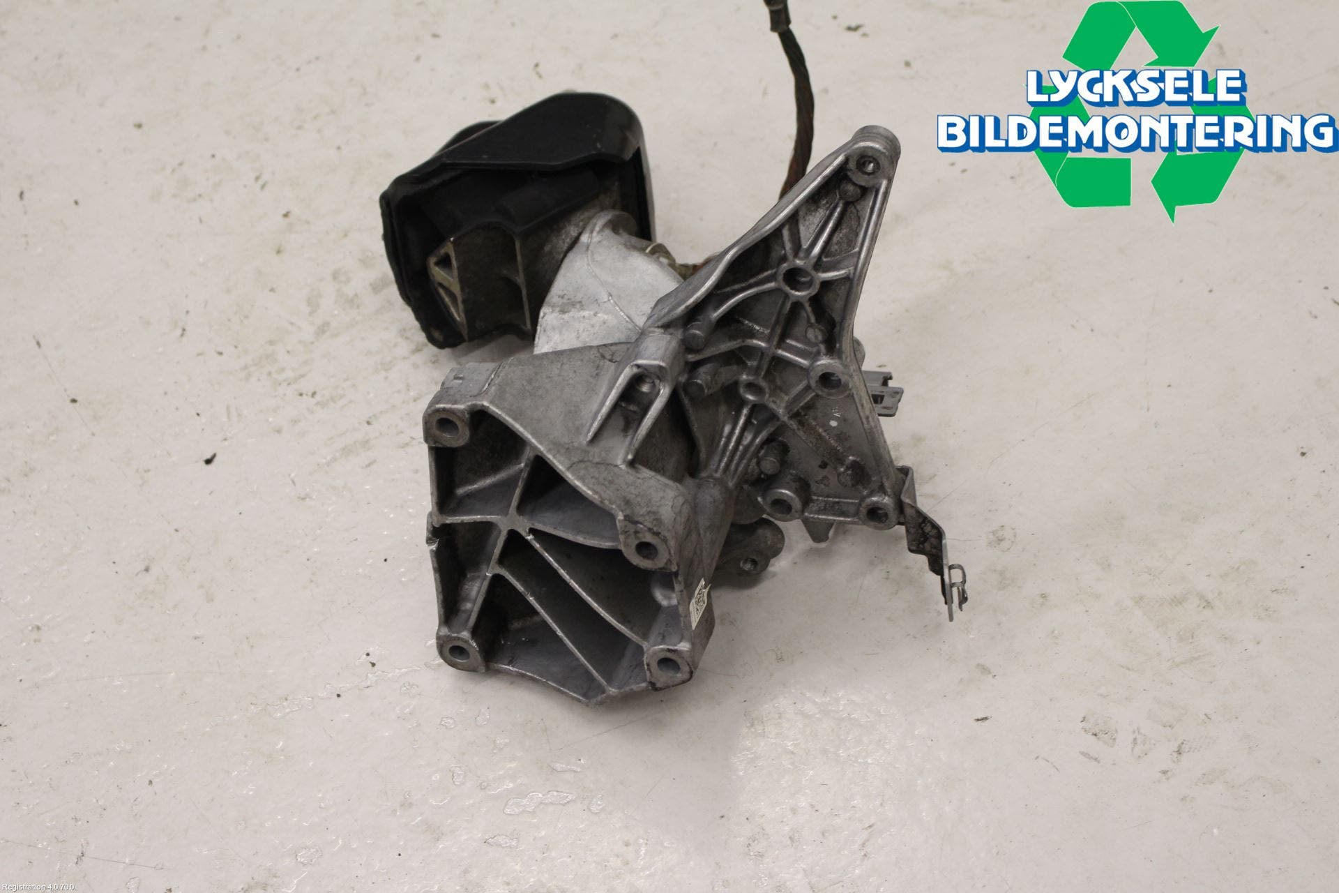 Mercedes-Benz MB SPRINTER (W906) 06-18 Motorfäste