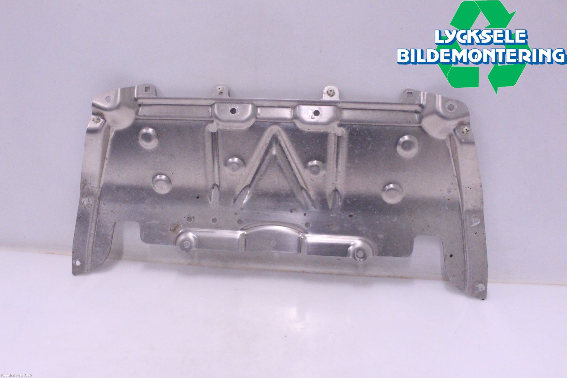 BMW 5 G30/G31/F90 17-23 Hasplåt Plåt-Plast