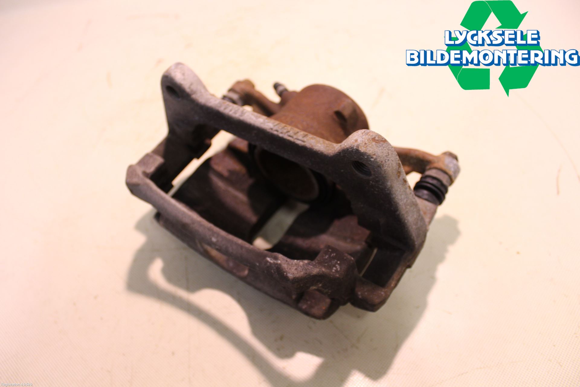 Skoda KAROQ 18- Bromsok Fram Vänster