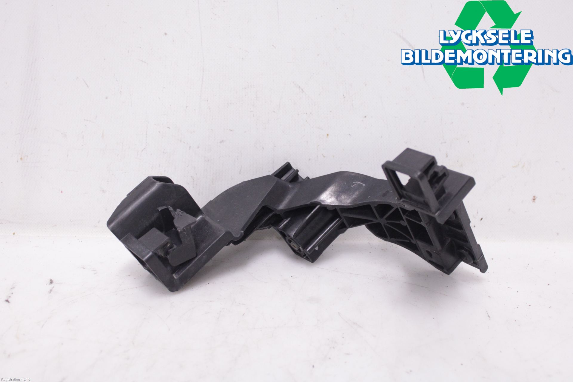 Kia CEED 12-18 Strålkast Fästsarg