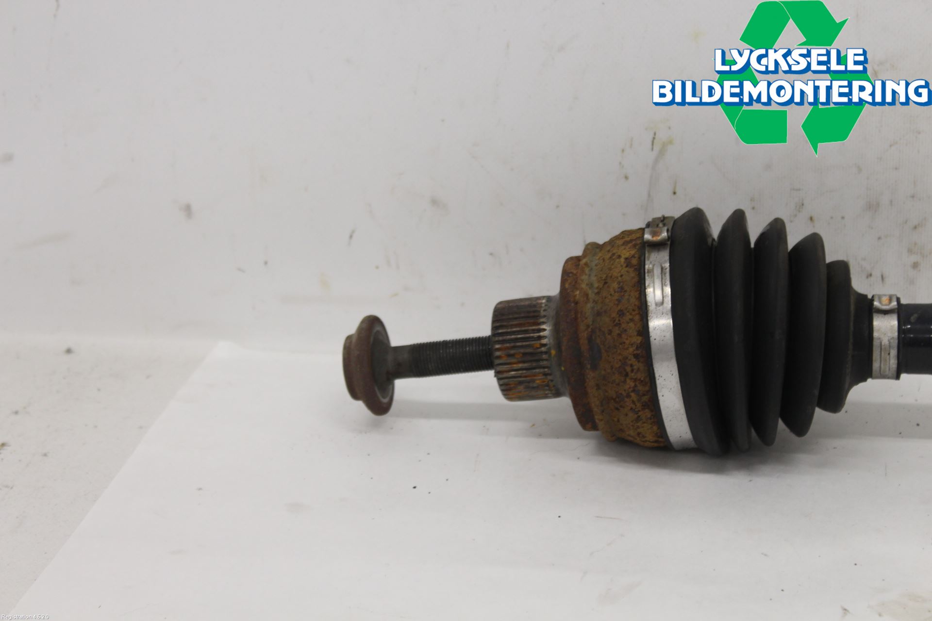 Audi Q5 09-16 Drivaxel Fram Vänster