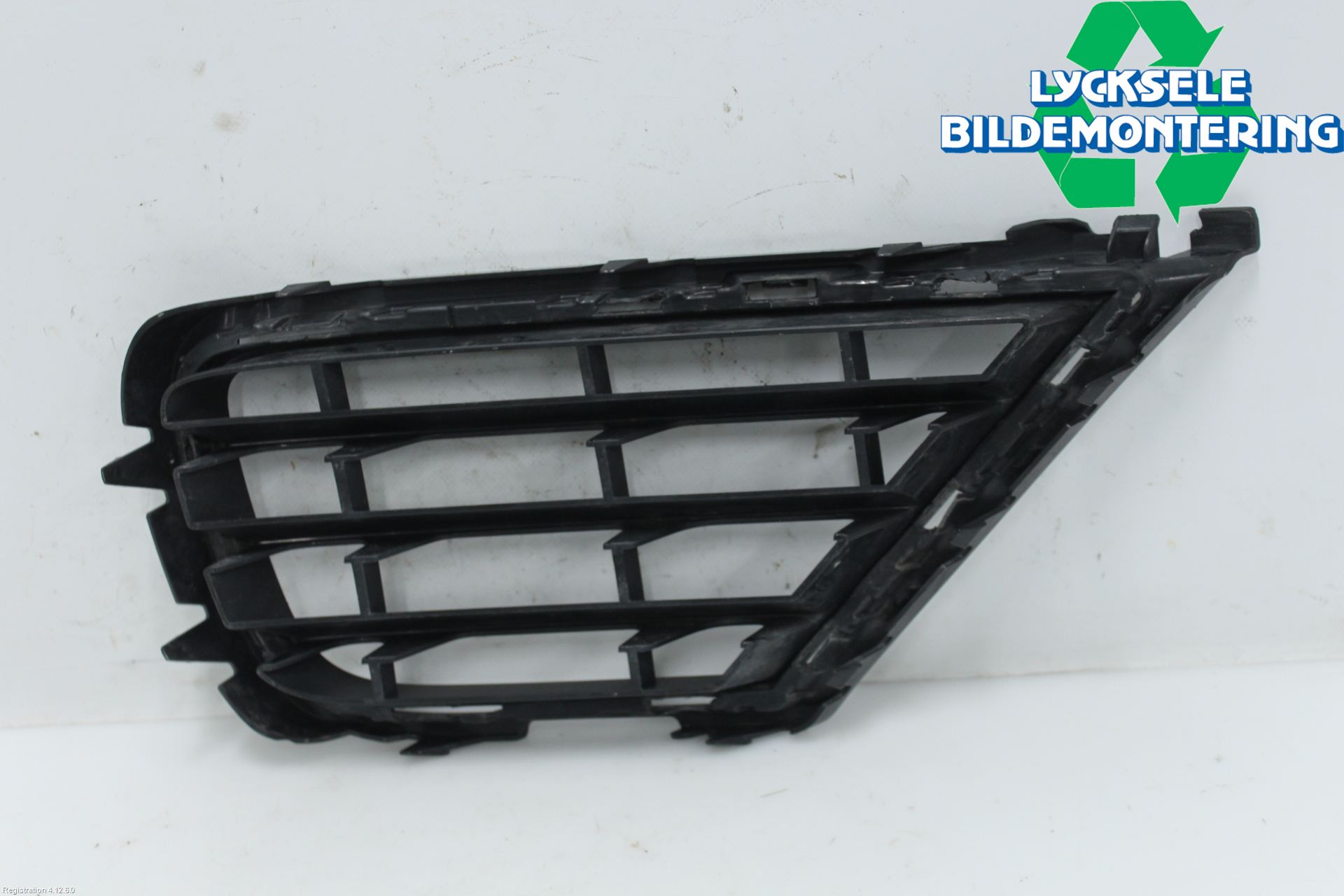 Volkswagen VW TOUAREG 7P 11-18 Grilldel Vänster