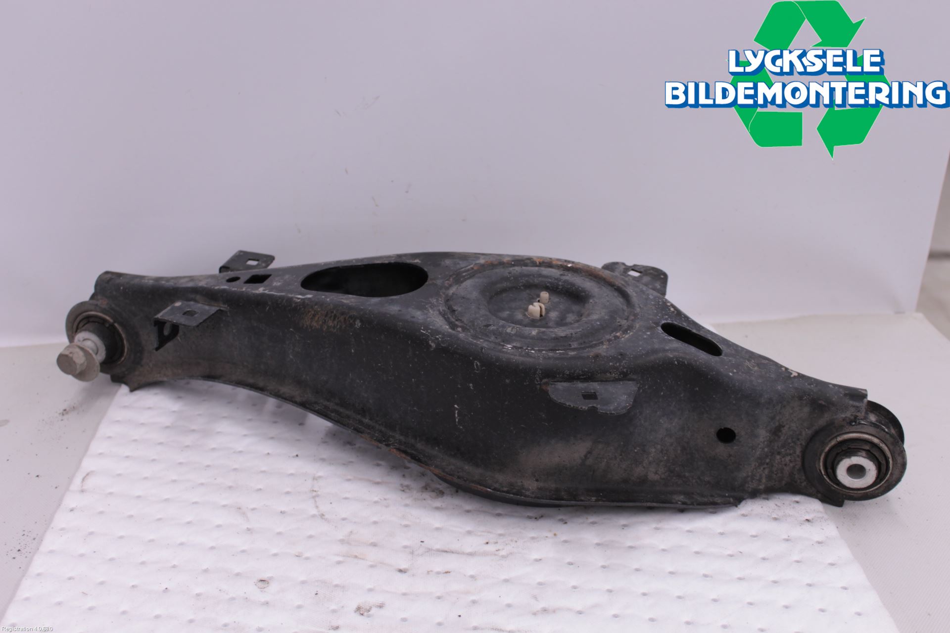 Ford FOCUS 19- Bärarm Bak Höger