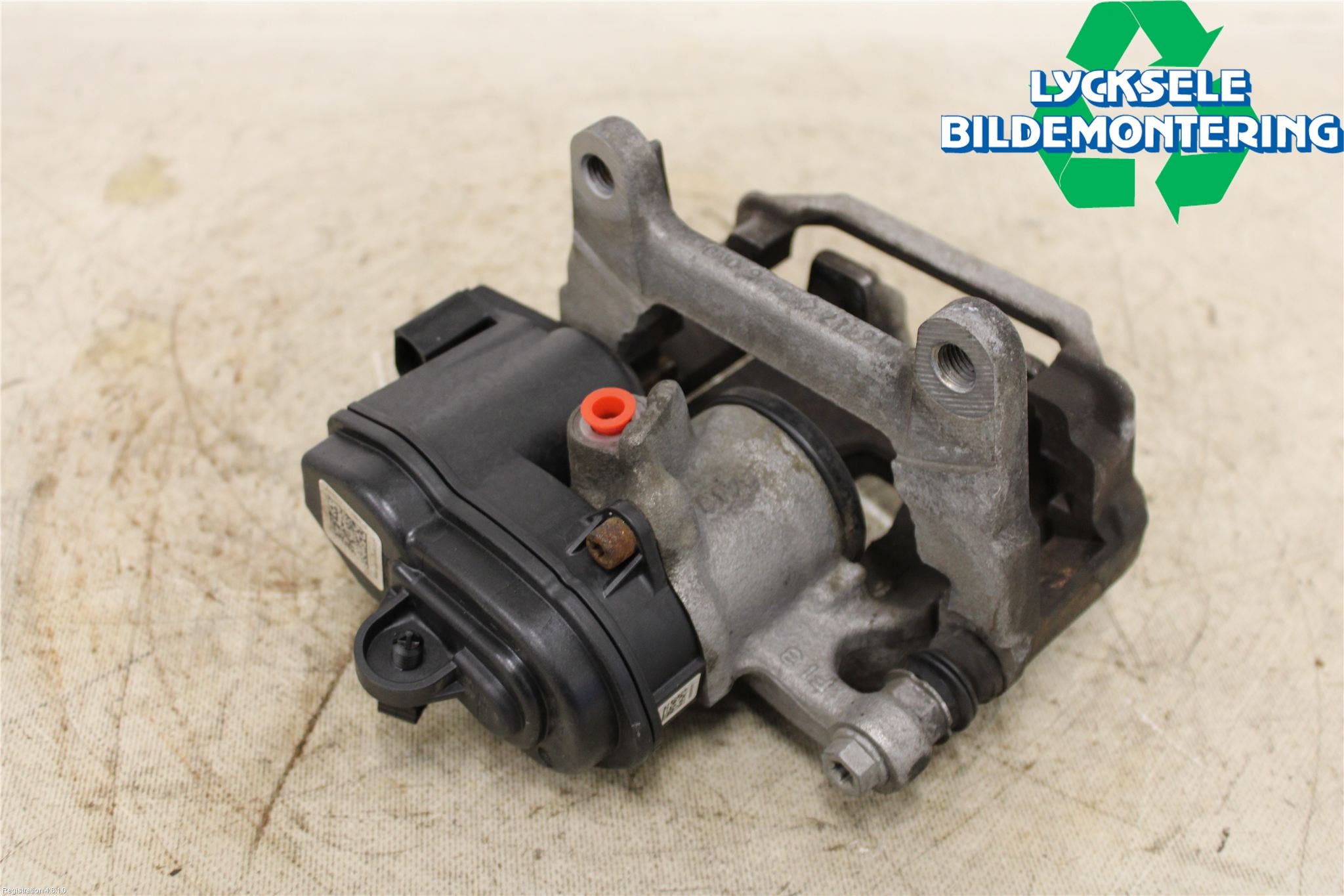 Audi A6 F2/C8 19- Bromsok Bak Höger