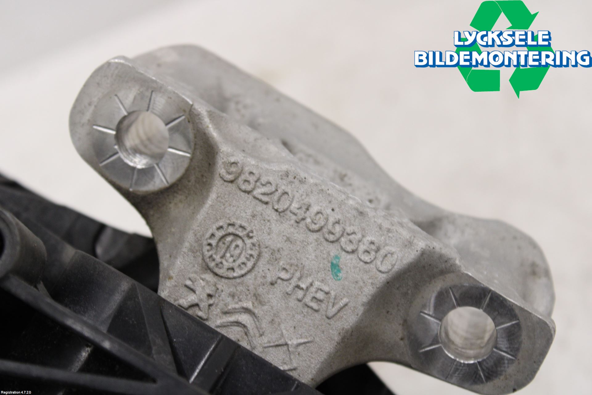 Peugeot 3008 17-24 Motorfäste