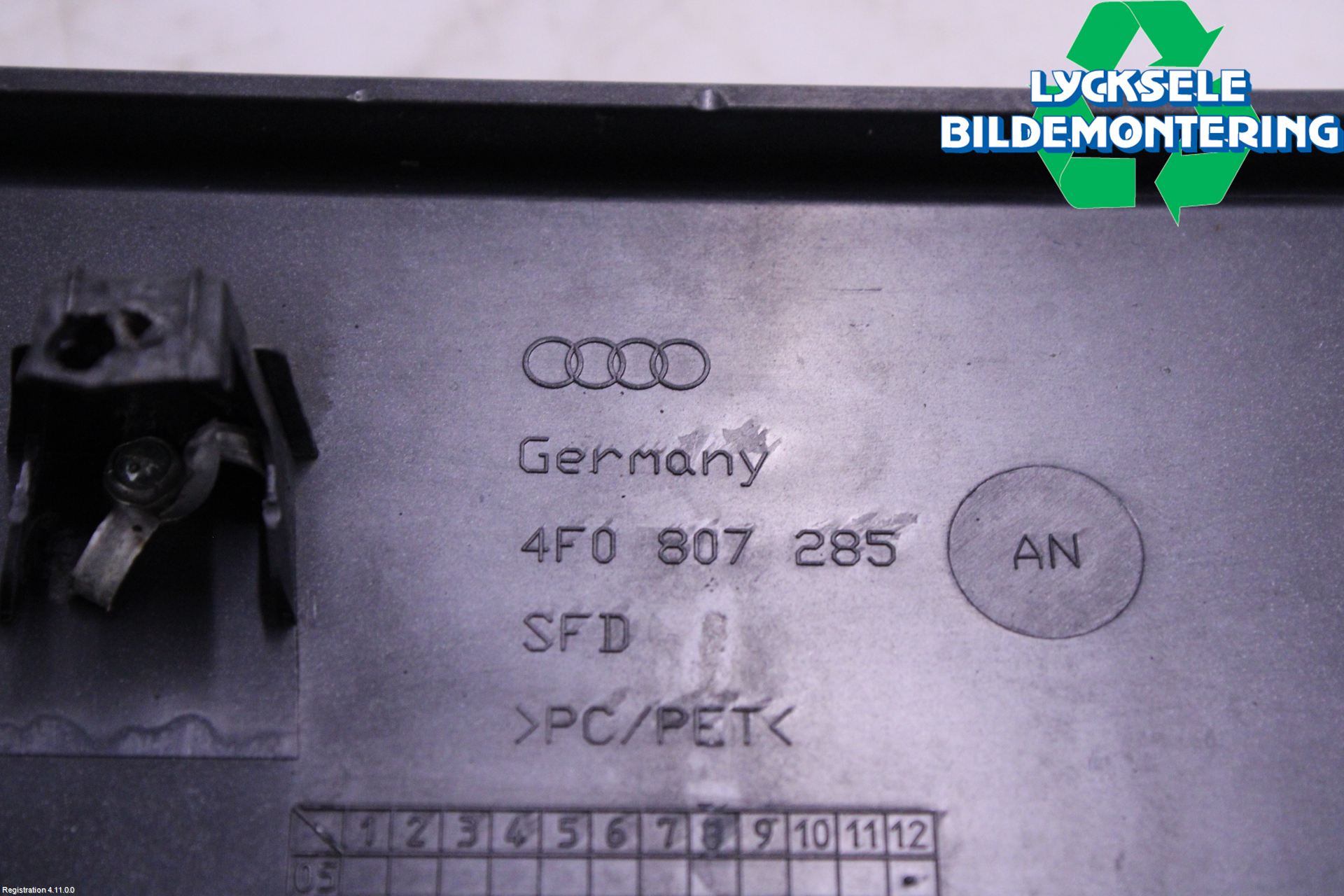 Audi ALLROAD 06-11 Skylthållare