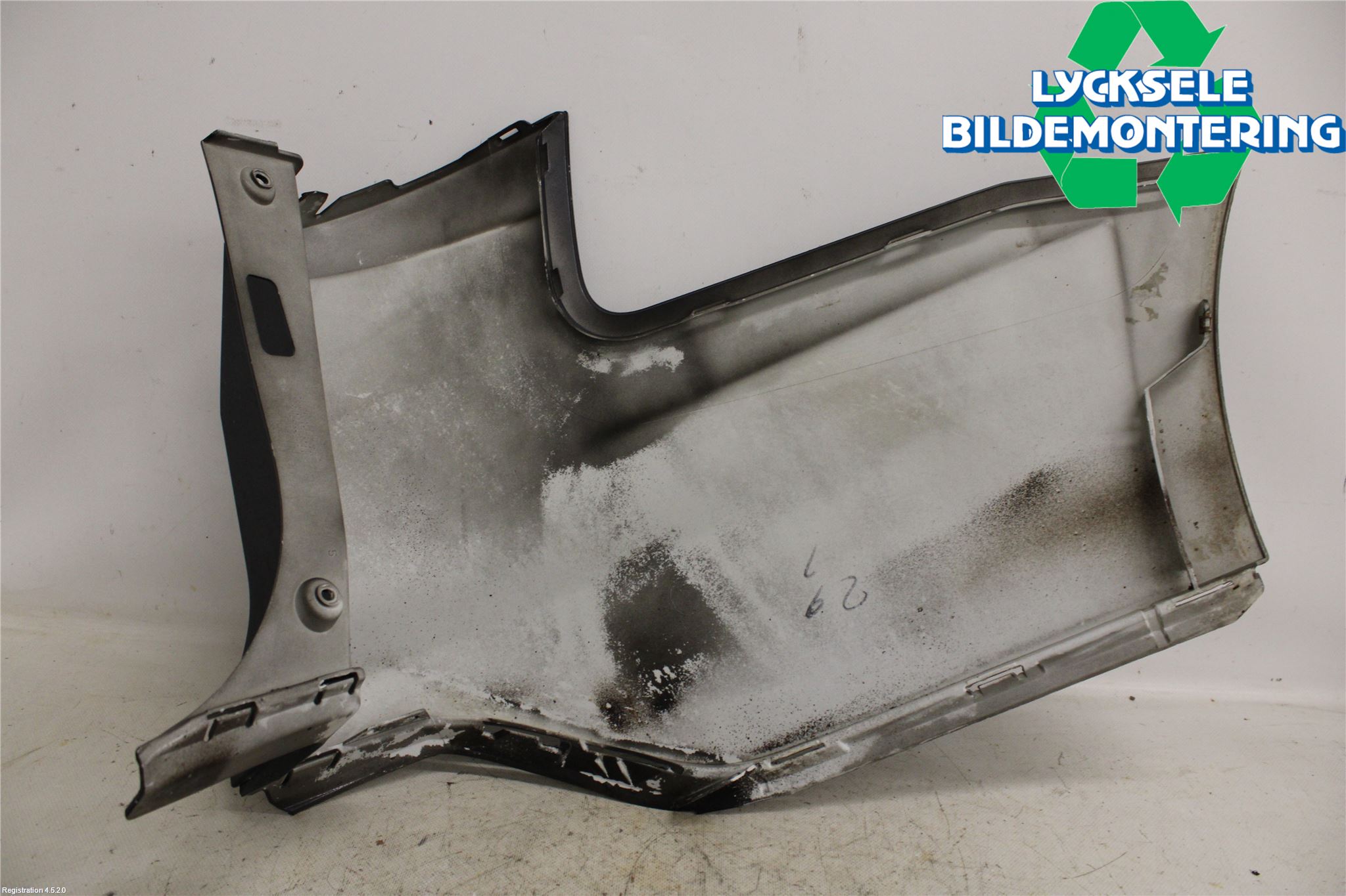 Ford FOCUS 15-18 Stötfångardel Bak Vä