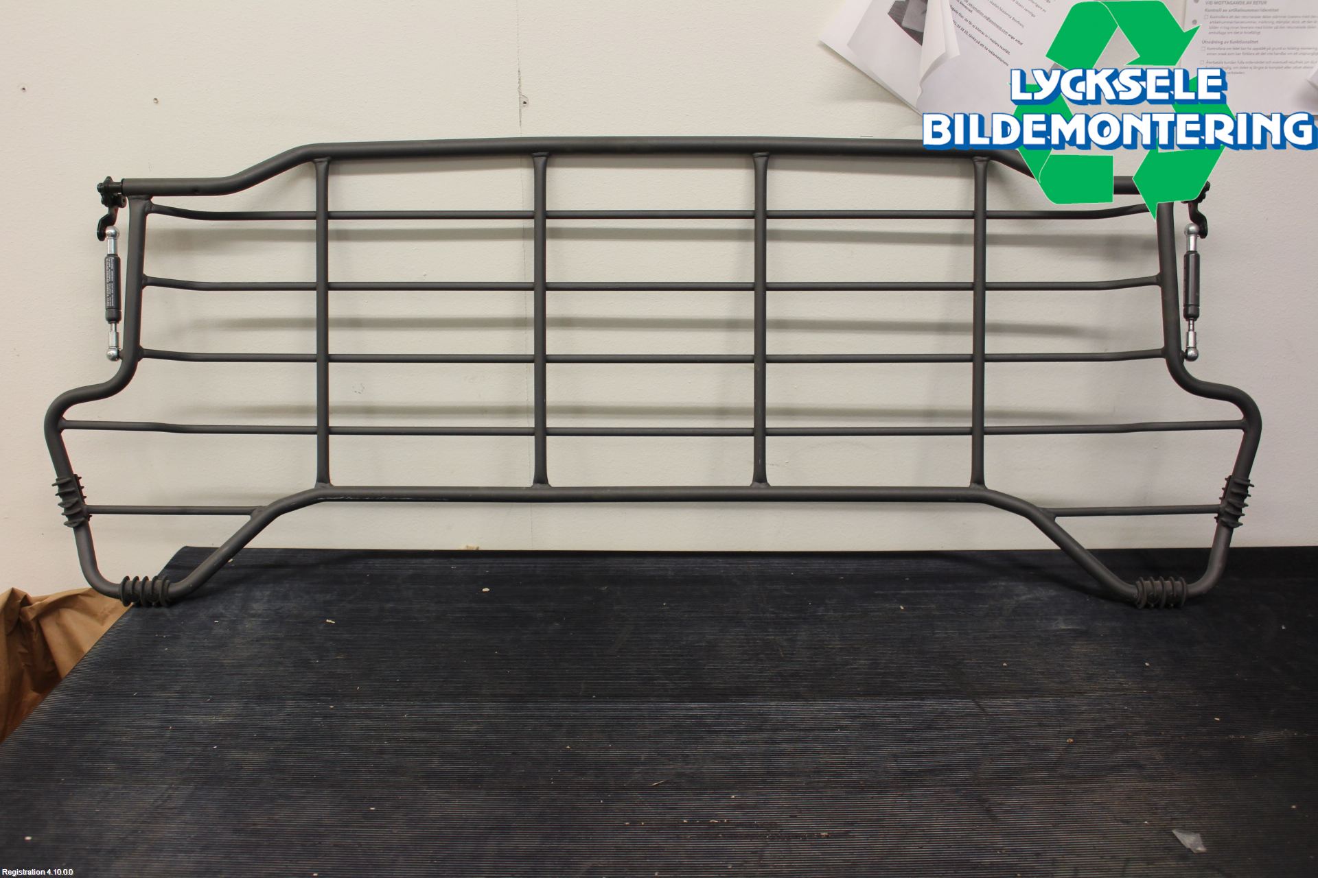 Volvo XC70 01-04 Lastförskjutningsskydd-Galler