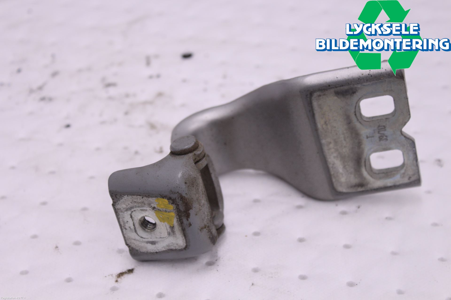 Ford KUGA 08-12 Bakluckegångjärn Hö