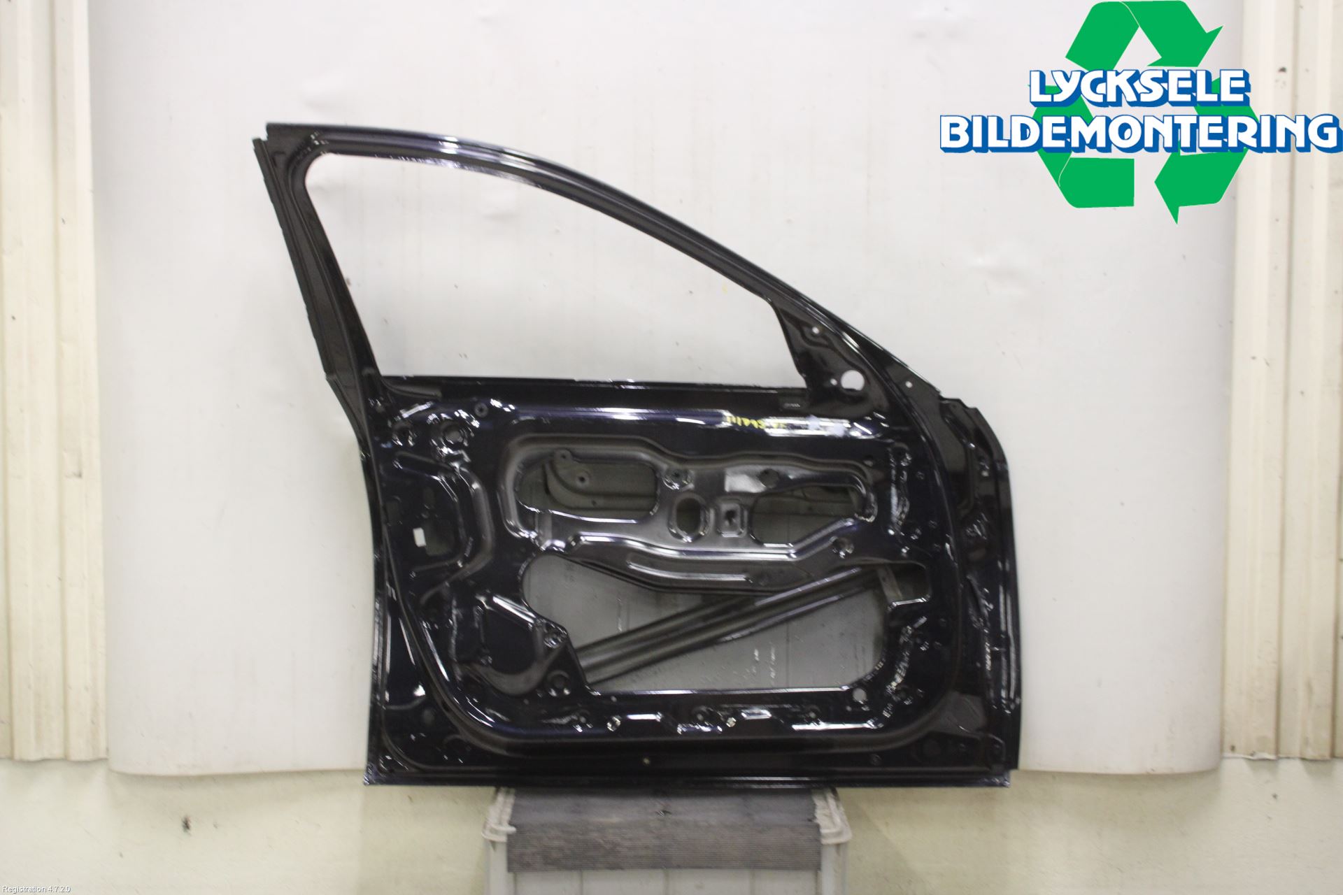 BMW 5 F10/F11/F18 09-17 Dörr Fram Vänster