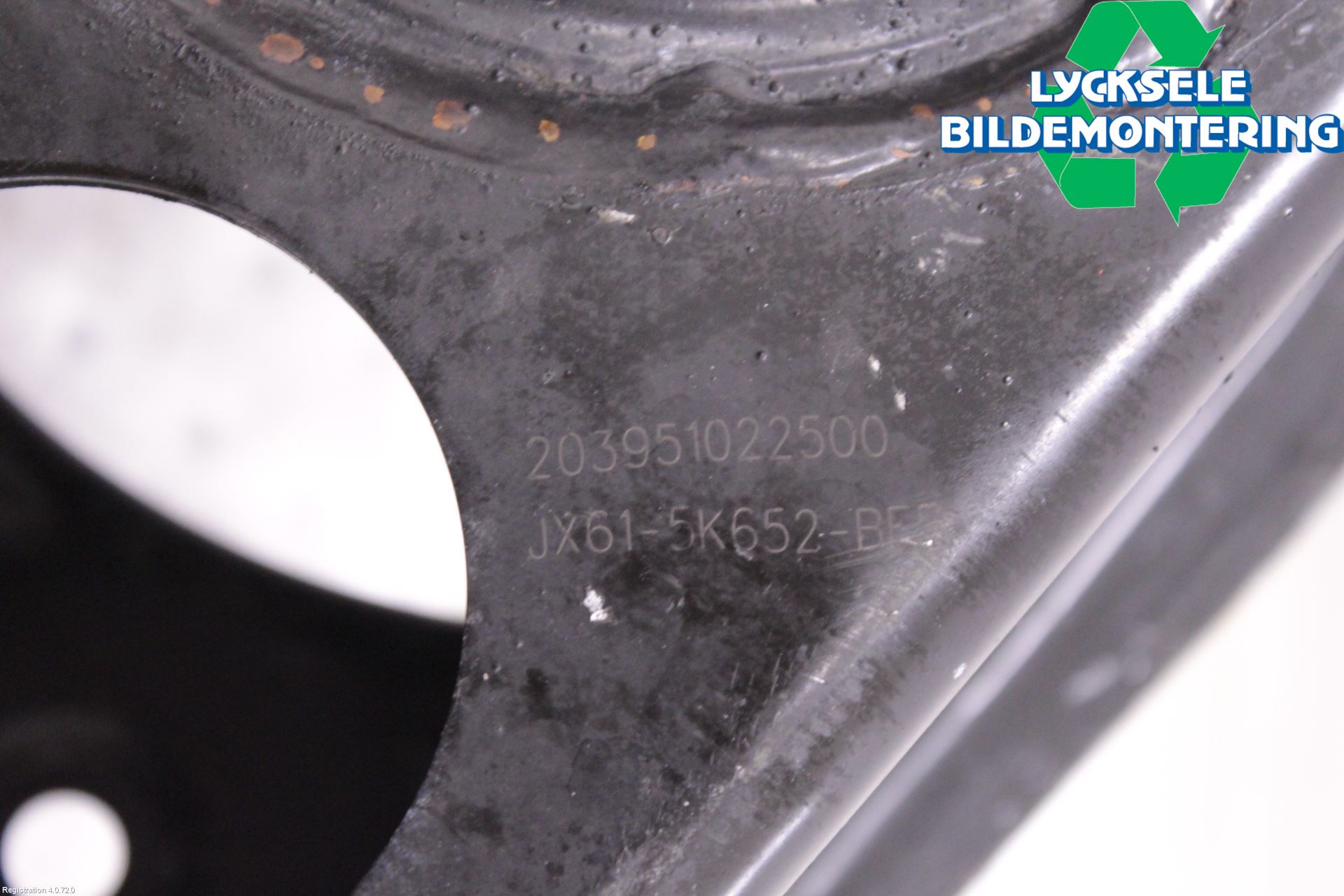 Ford FOCUS 19- Bärarm Bak Vä-Hö