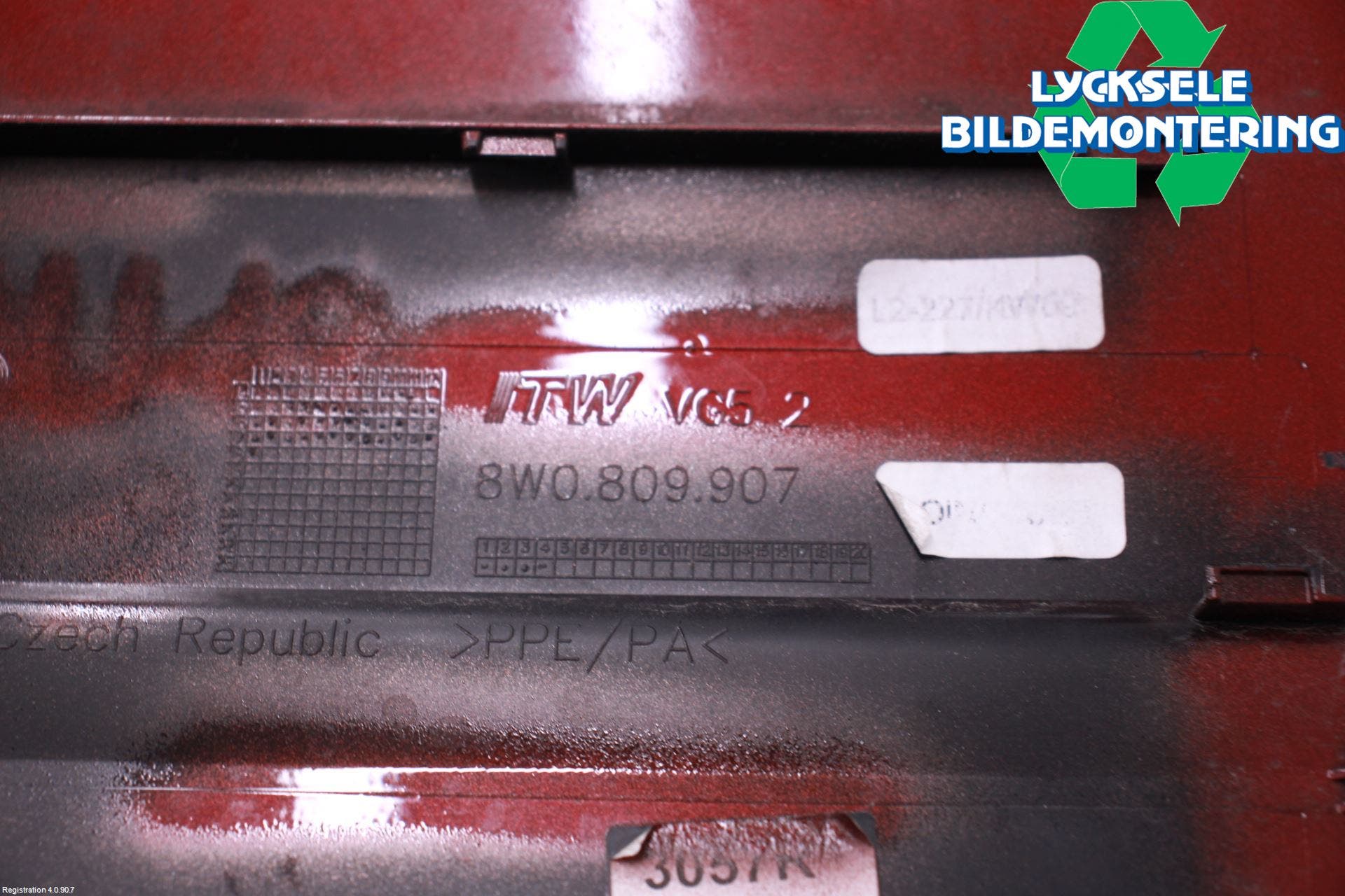 Audi A4 ALLROAD 17- Tanklucka