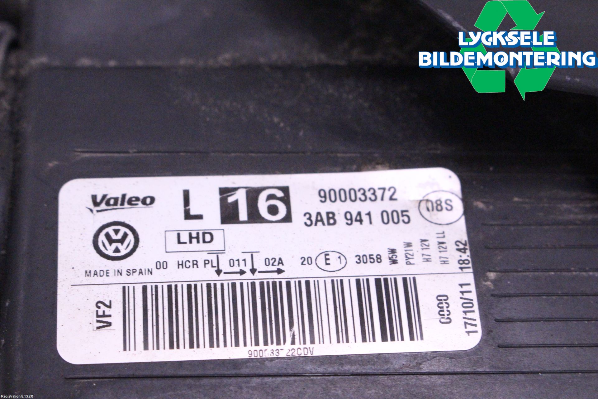 Volkswagen VW PASSAT 11-14 Strålkastare Vänster