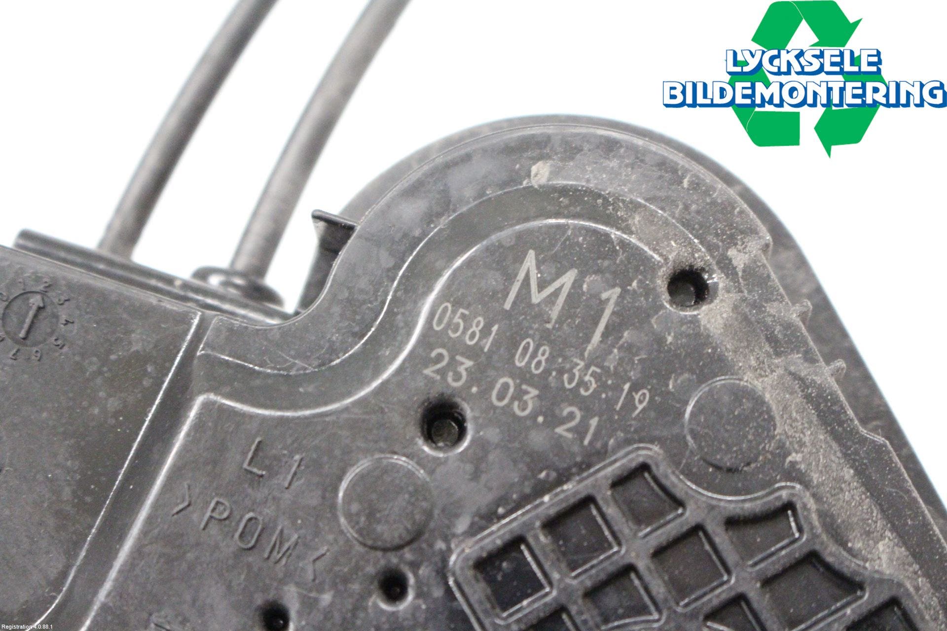 Toyota HILUX 16- Låskista-Dörrlås