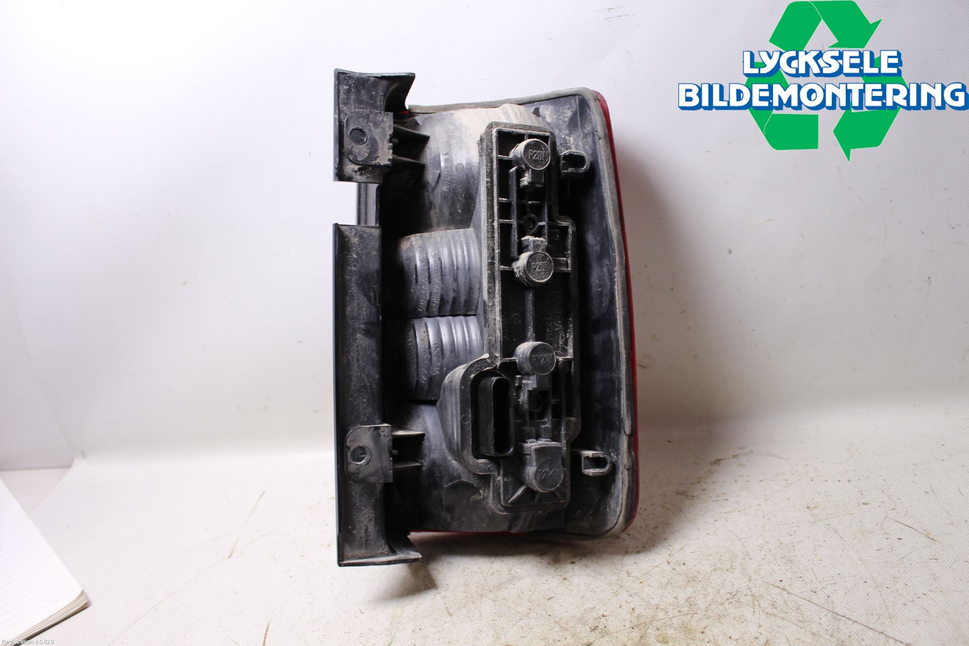 Volkswagen VW CADDY      04-10 Bakljus Vänster