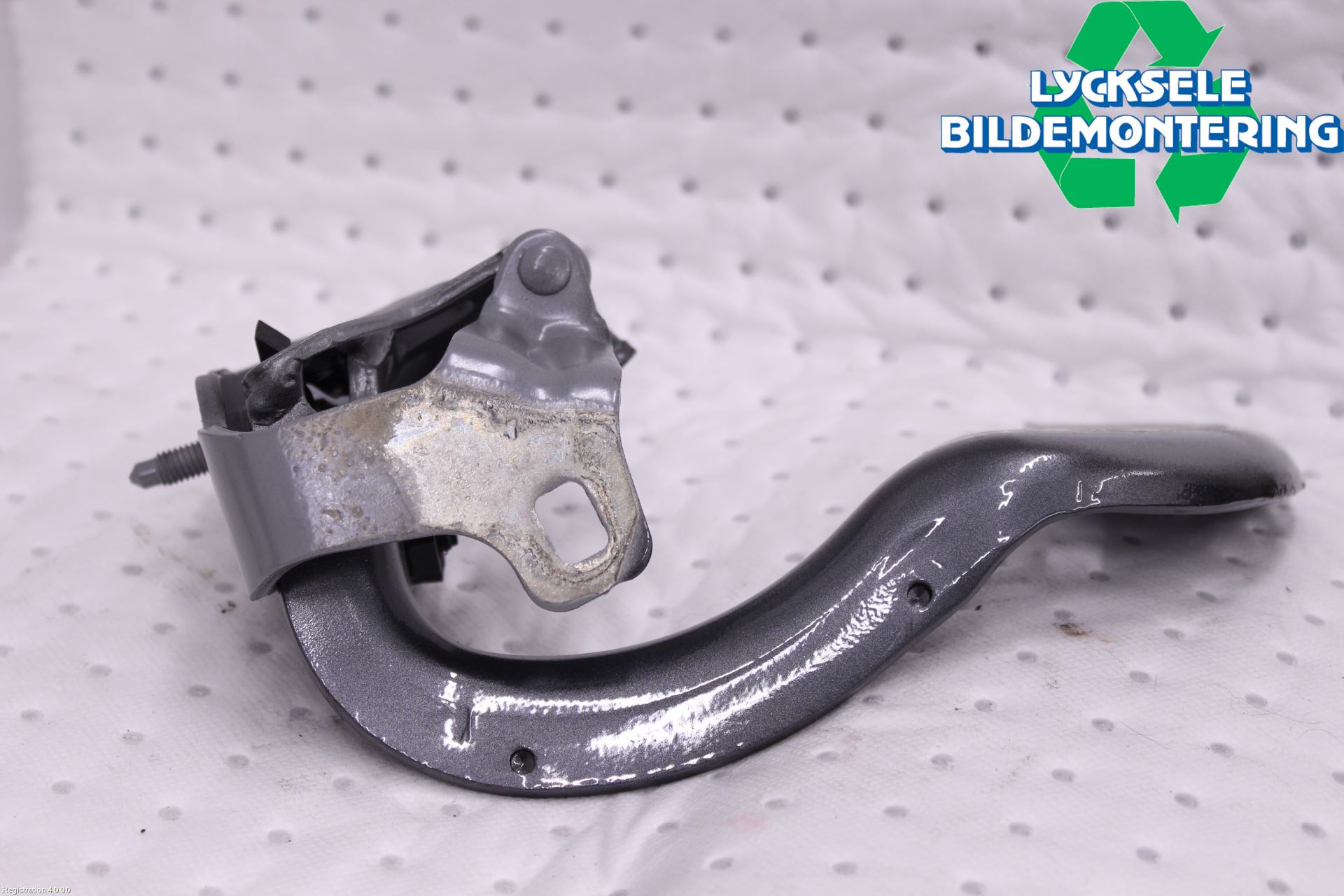 Audi A4/S4 B9 16-19 Bakluckegångjärn Vä