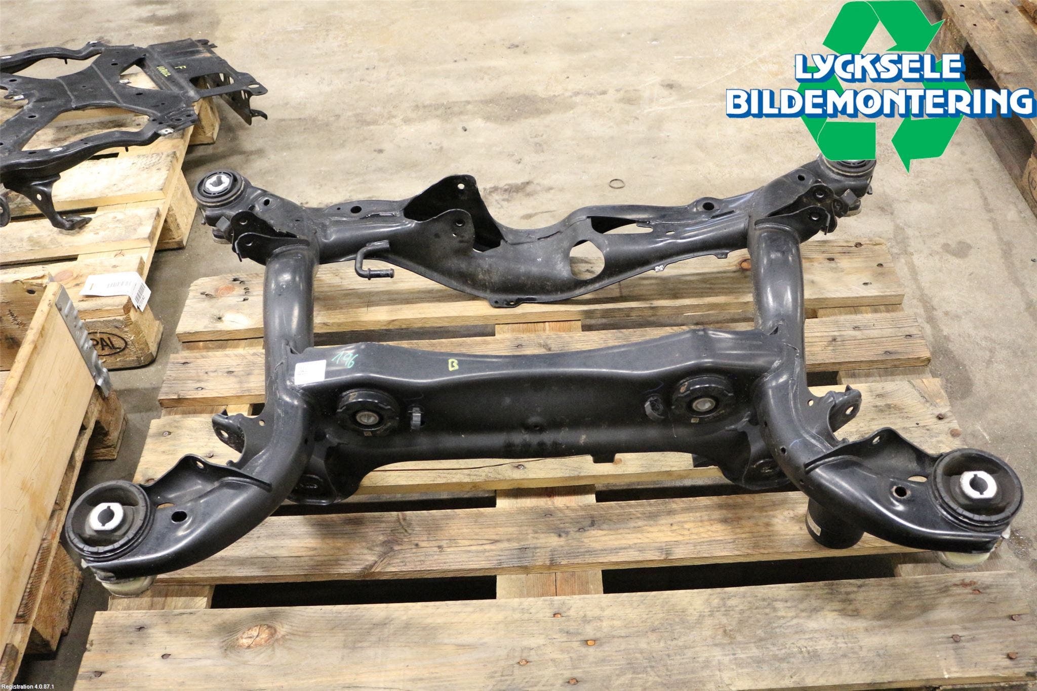 Audi A6 F2/C8 19- Bakaxelbalk