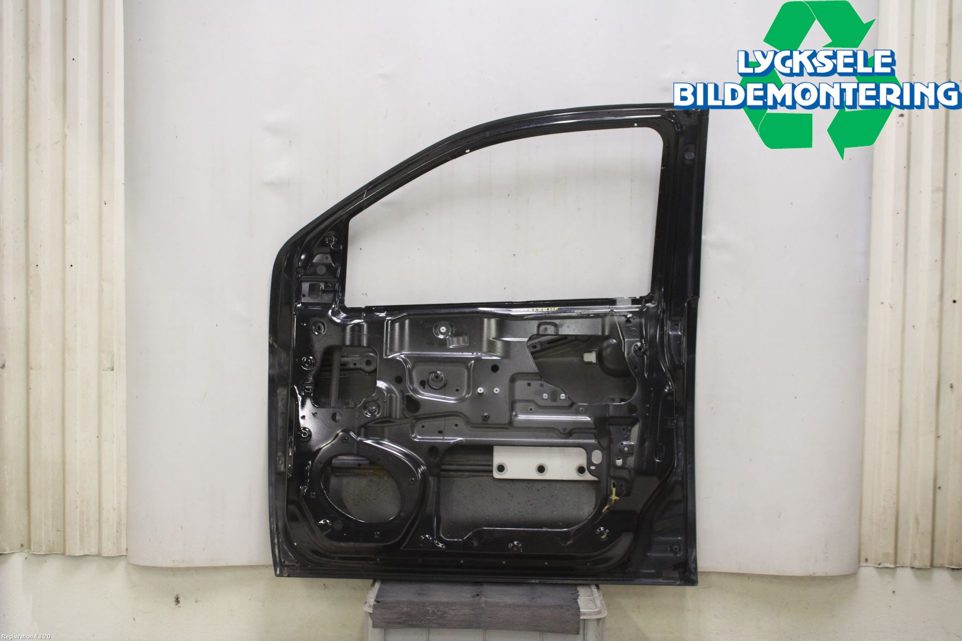 Isuzu D-MAX Dörr Fram Höger