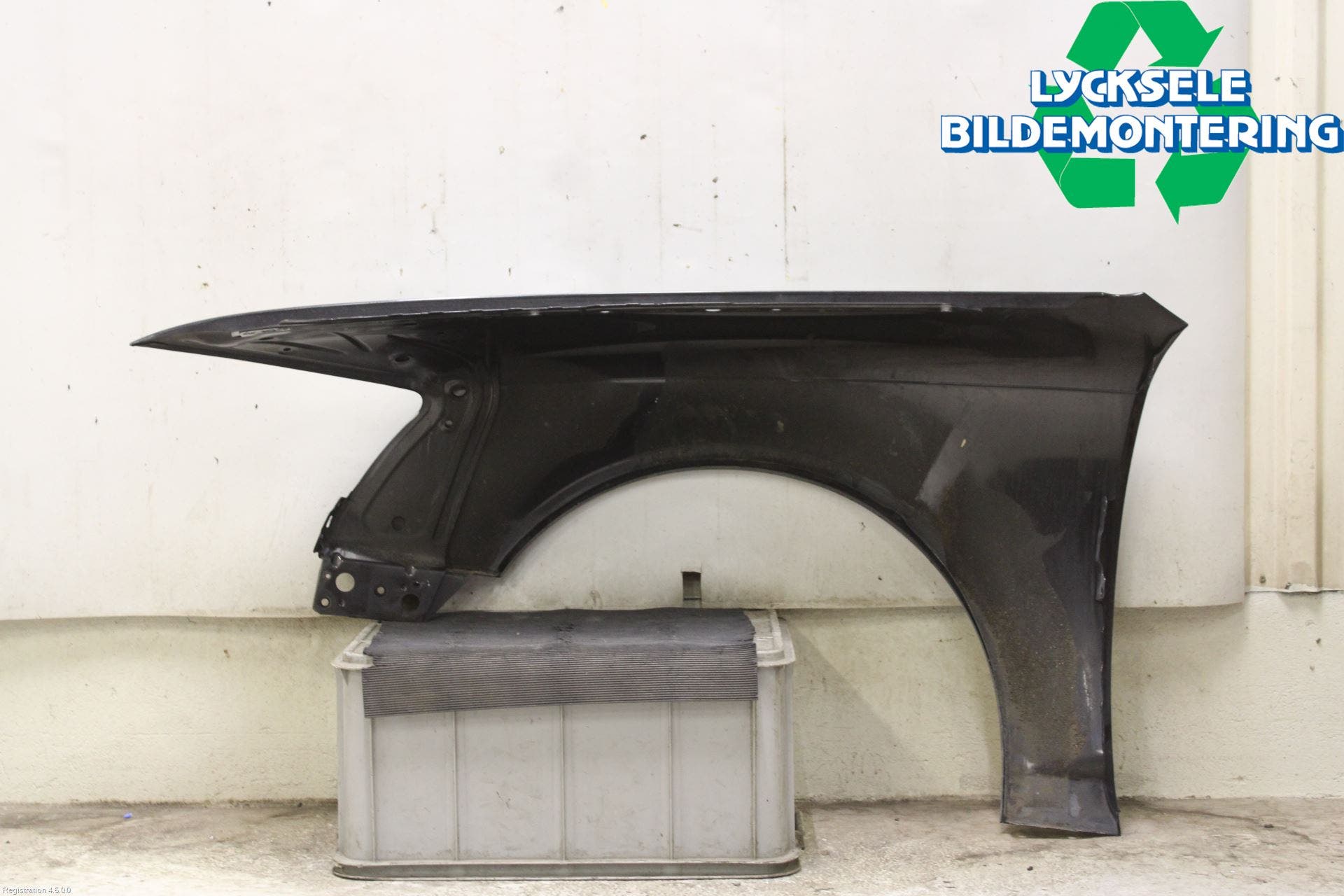 Audi ALLROAD 06-11 Skärm Fram Höger