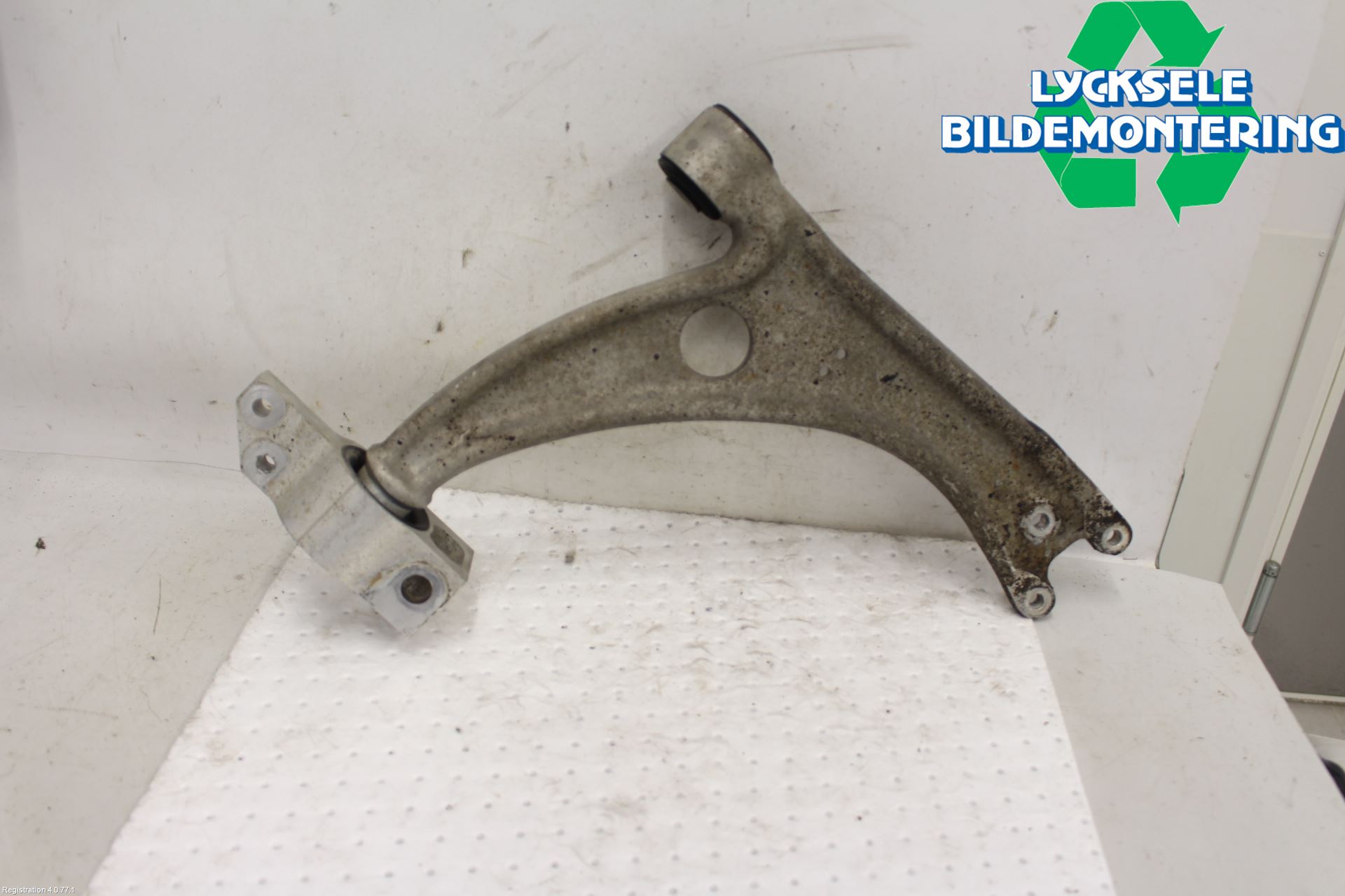 Audi Q3 8U 12-18 Bärarm Fram Undre Hö