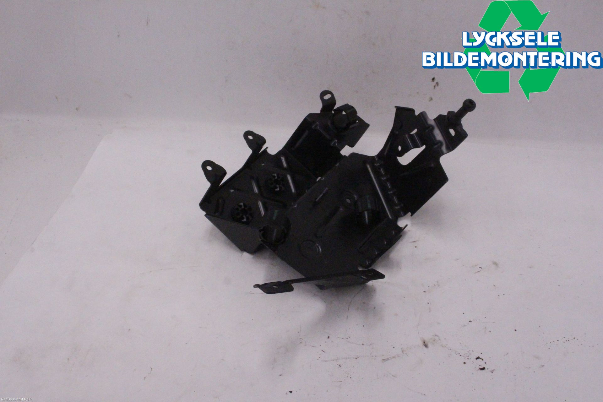 BMW 4/i4 G26 GRAN COUPÉ 21- Kylarfäste-Ram-Balk