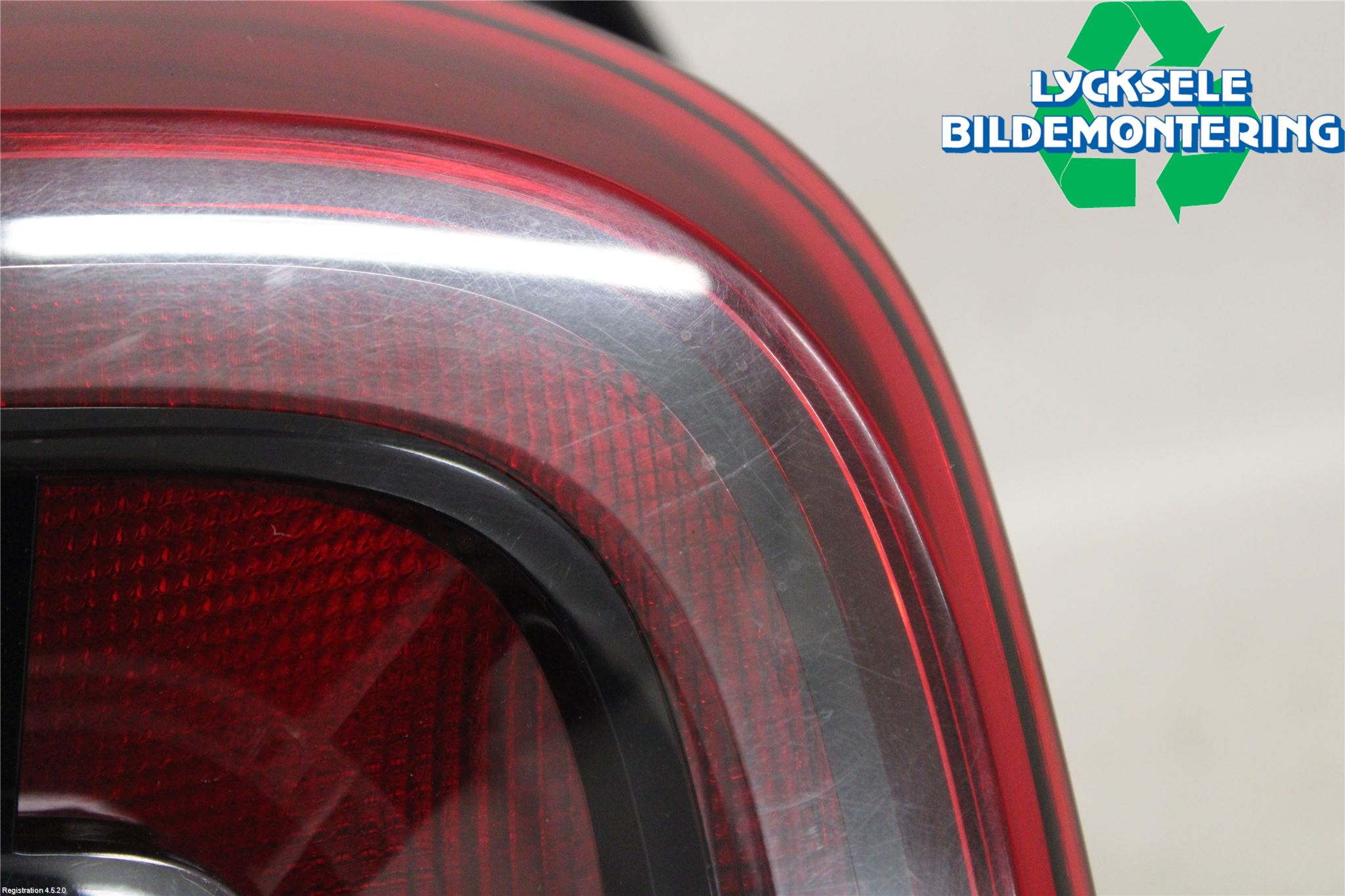 Dacia DUSTER 10-17 Bakljus Vänster