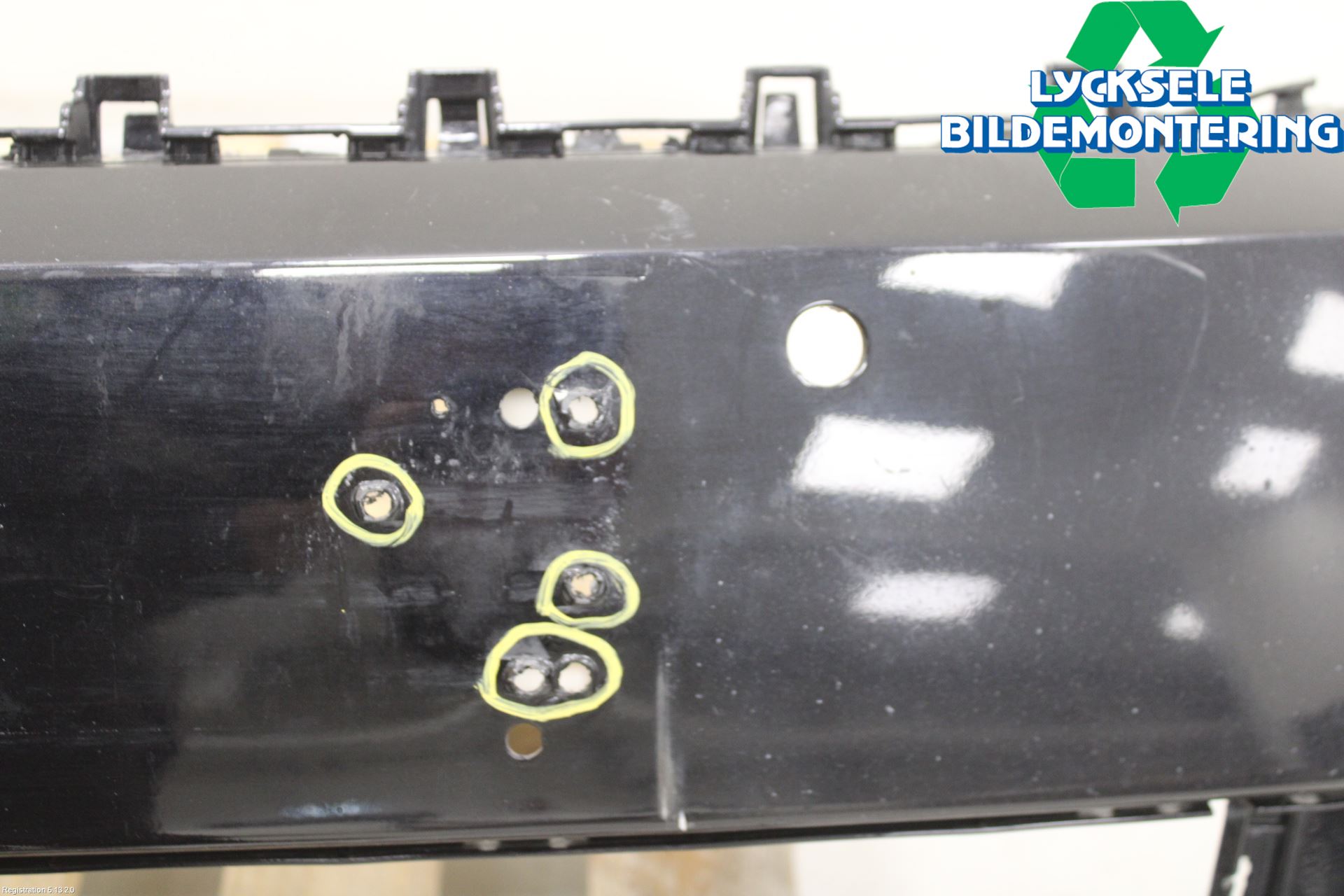 Volkswagen VW PASSAT 11-14 Stötfångarbeklädnad Fram