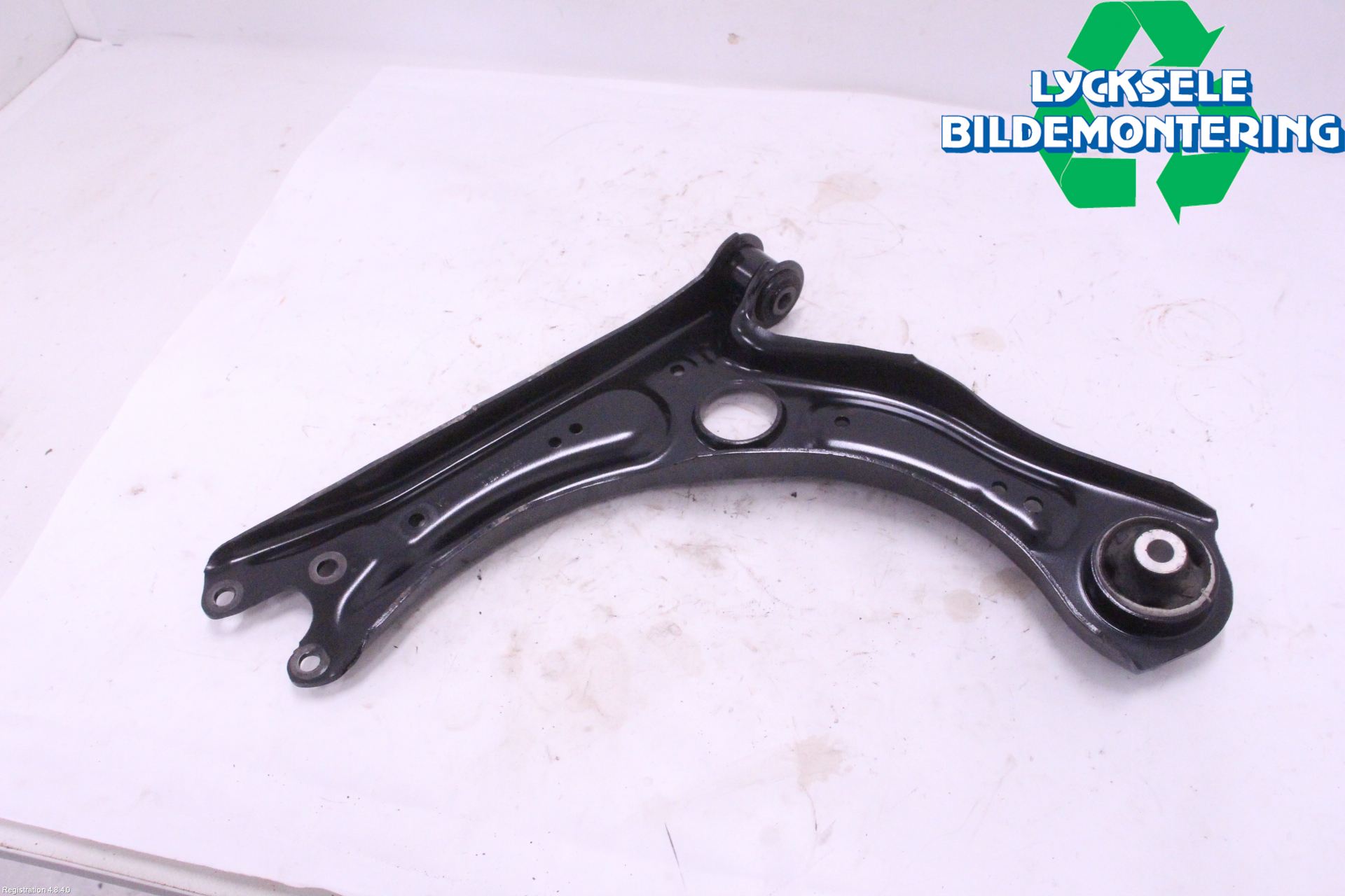 Skoda KAMIQ 20- Bärarm Fram Undre Hö