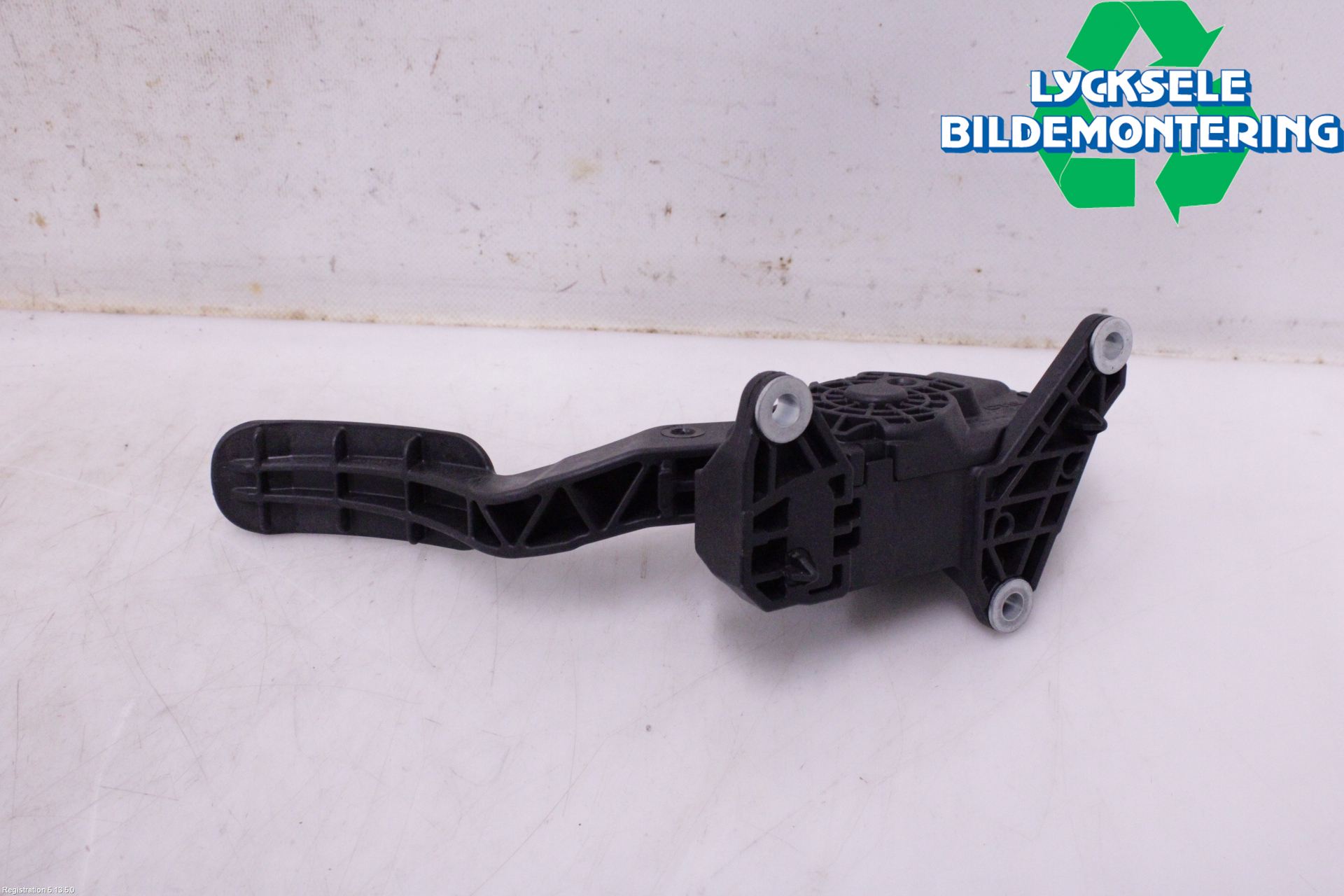 Toyota YARIS CROSS XP21 21- Gaspedal