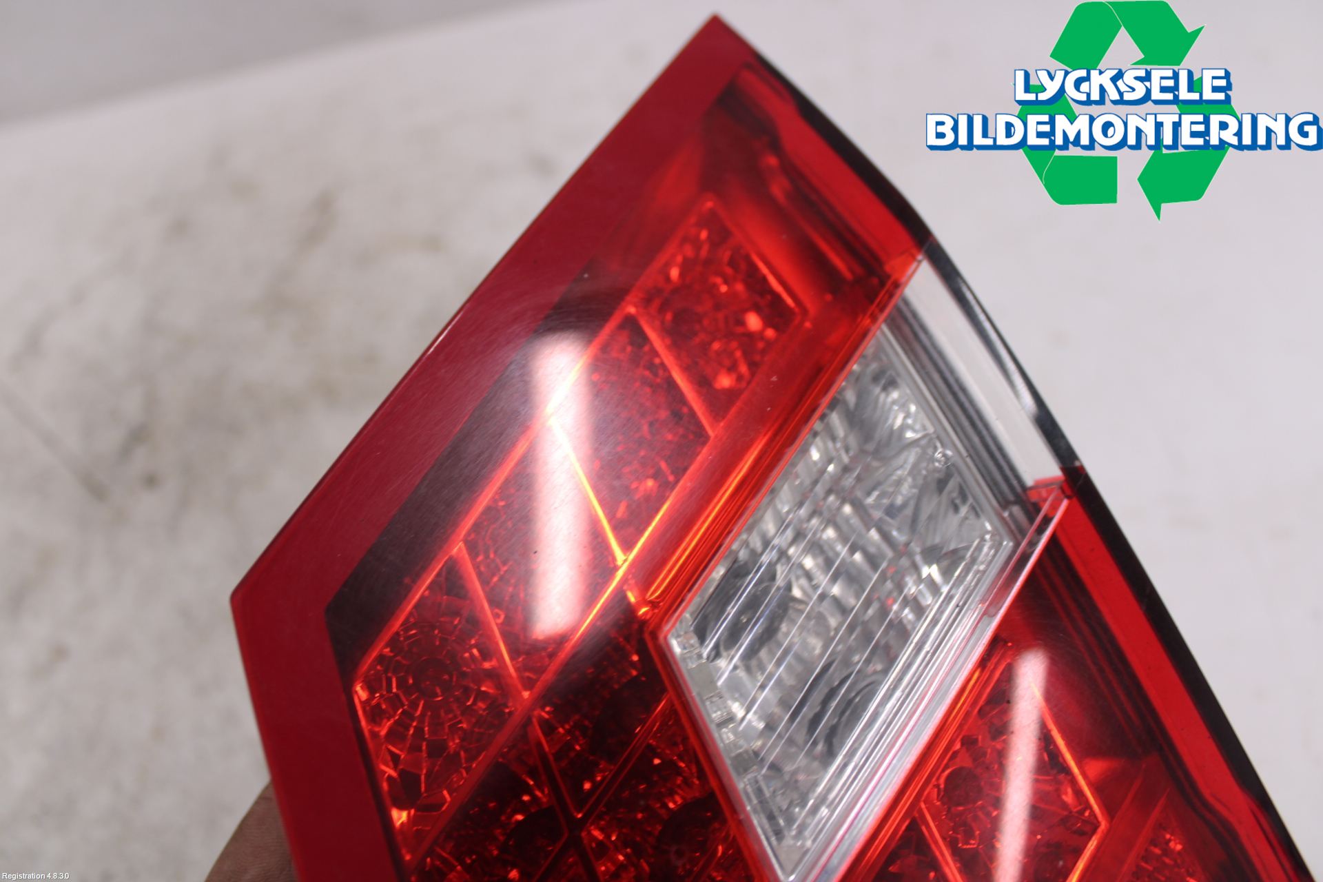 Mercedes-Benz MB E-KLASS (W212) 09-16 Bakljus Lucka Hö