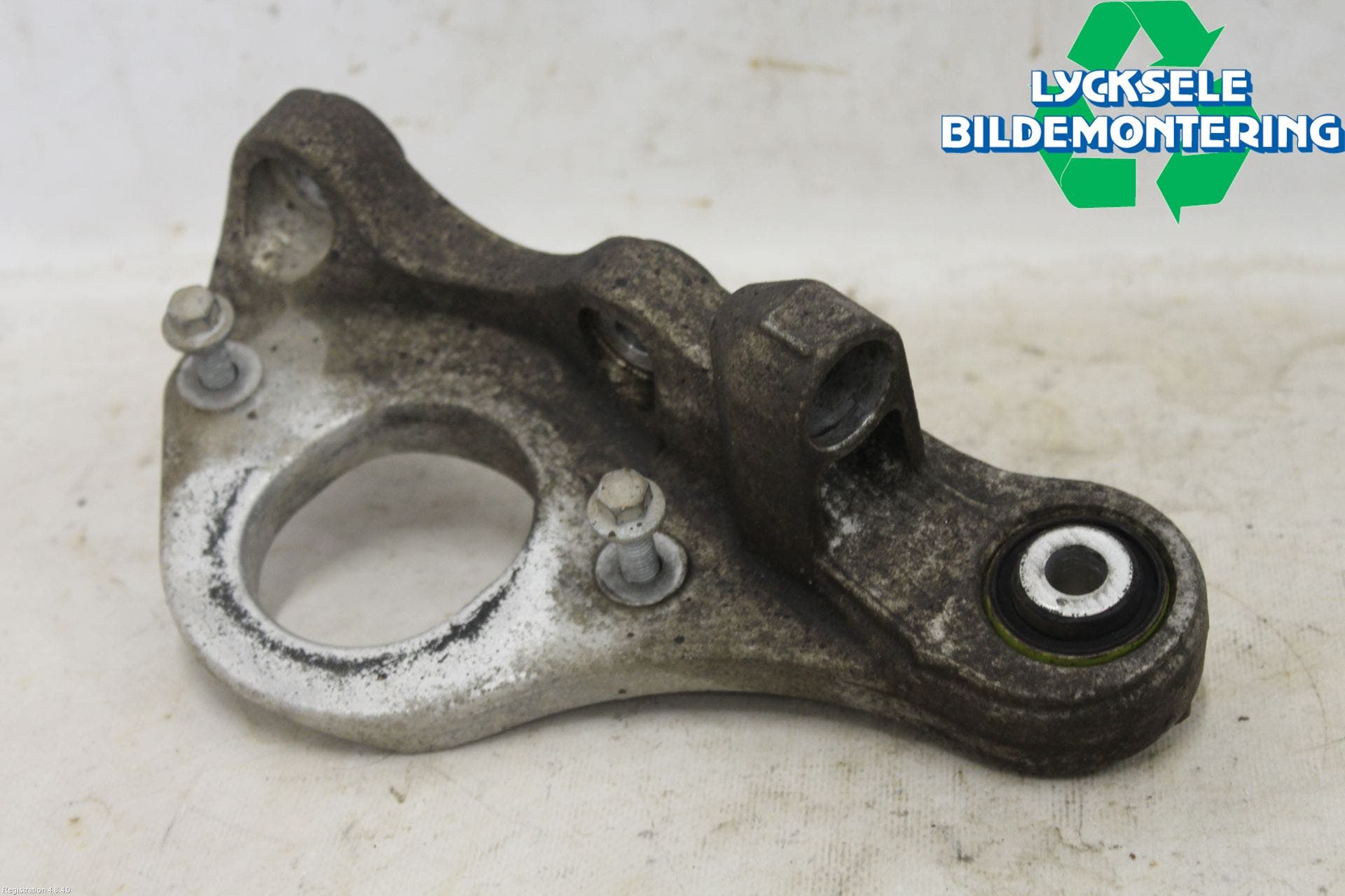 Volvo V90 17->> Mellanaxel Stödlager