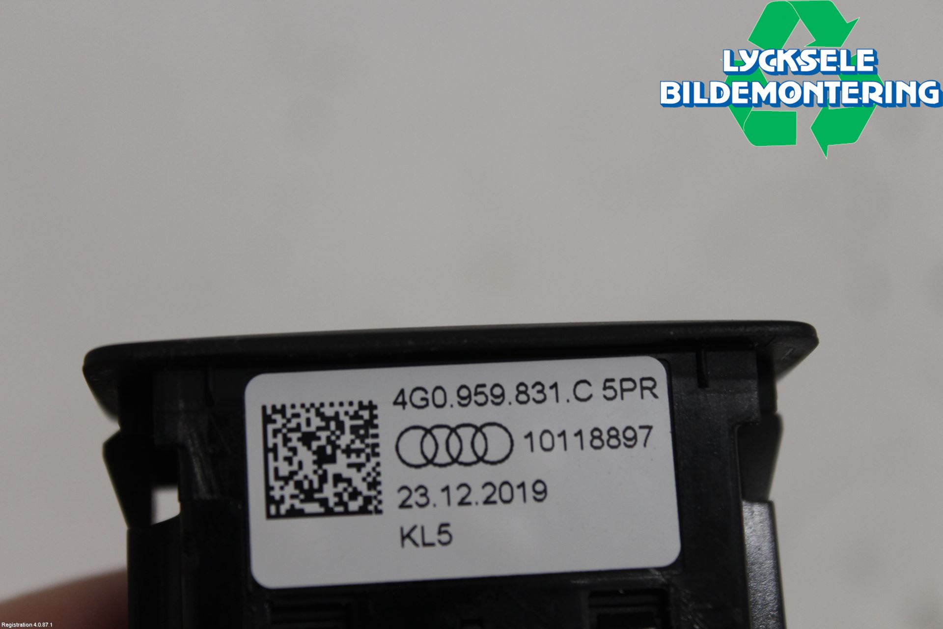 Audi A6 F2/C8 19- Strömställare Baklucka