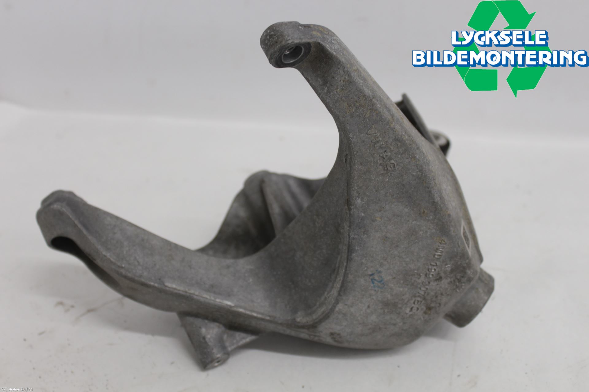 Audi A6 F2/C8 19- Motorfäste