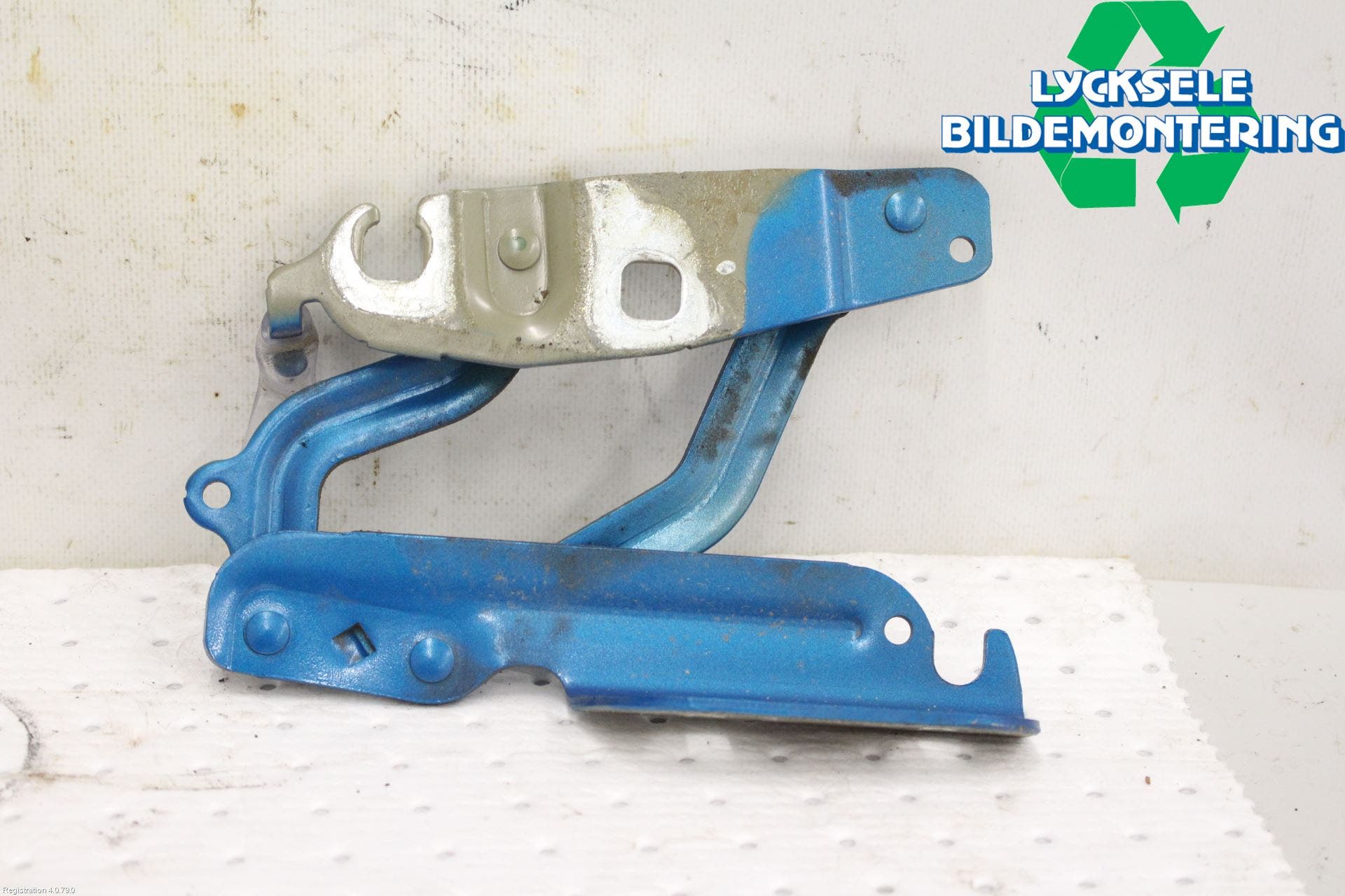 Ford FIESTA 13-17 Huvgångjärn