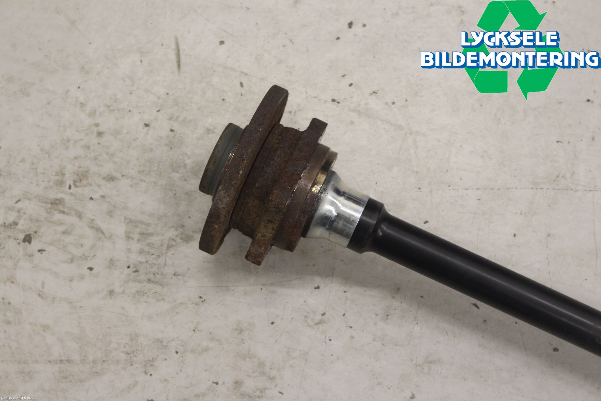 Volkswagen VW CADDY 16-20 Drivaxel Bak Höger