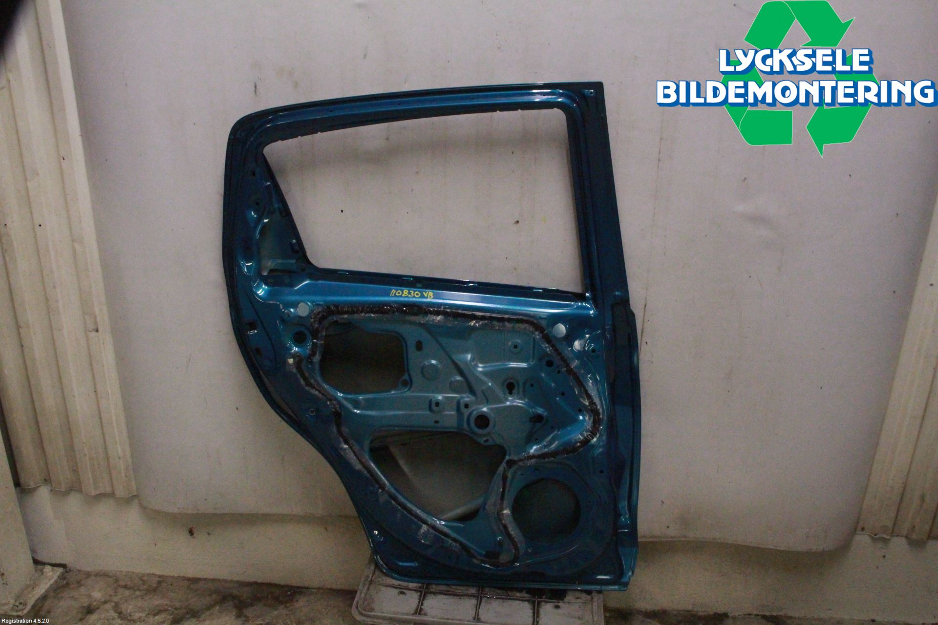 Toyota YARIS XP130 12-14 Dörr Bak Vänster