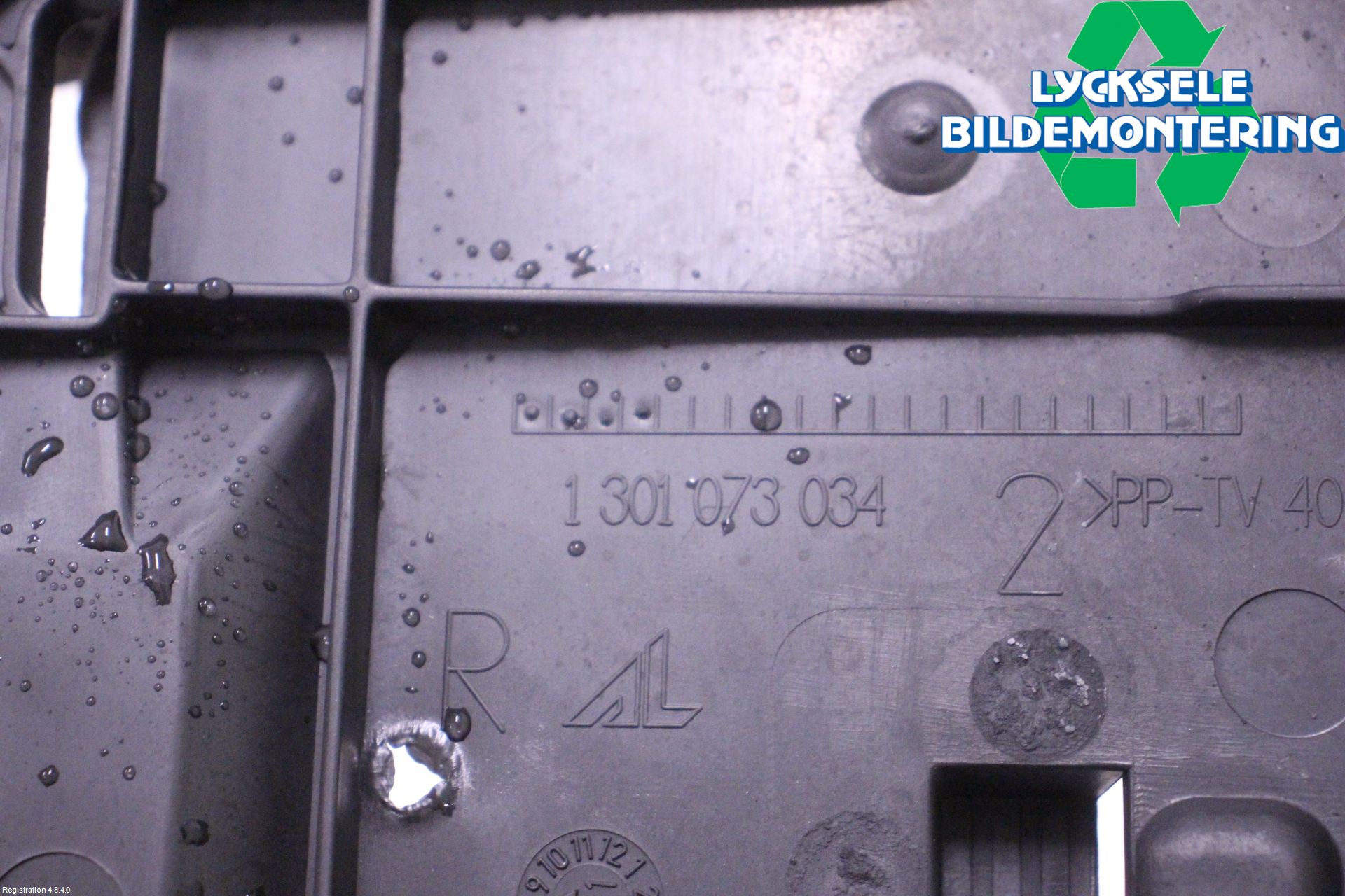 Audi A4/S4 08-11 Strålkastarsarg Höger